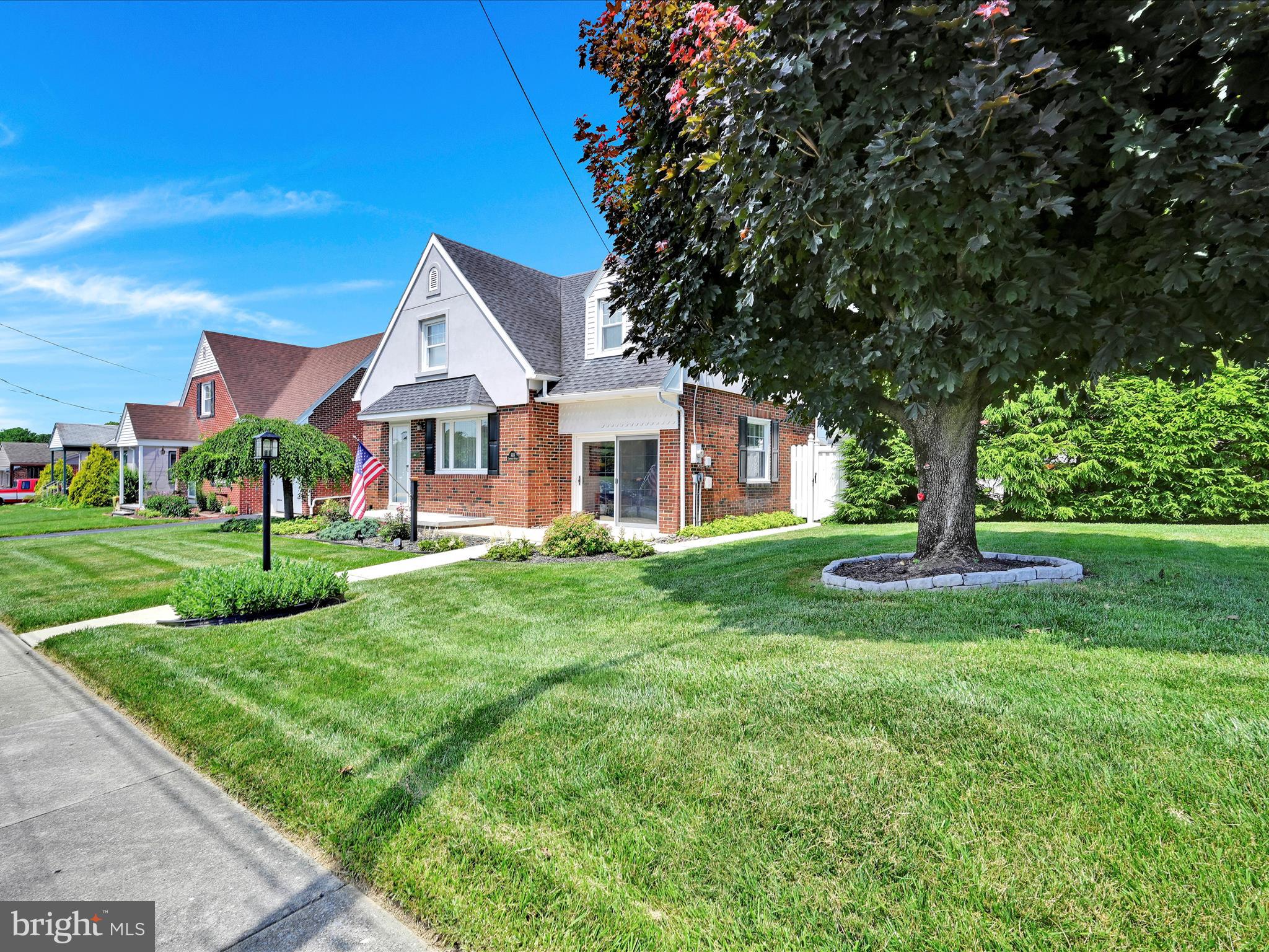 335 W CARPENTER AVENUE
