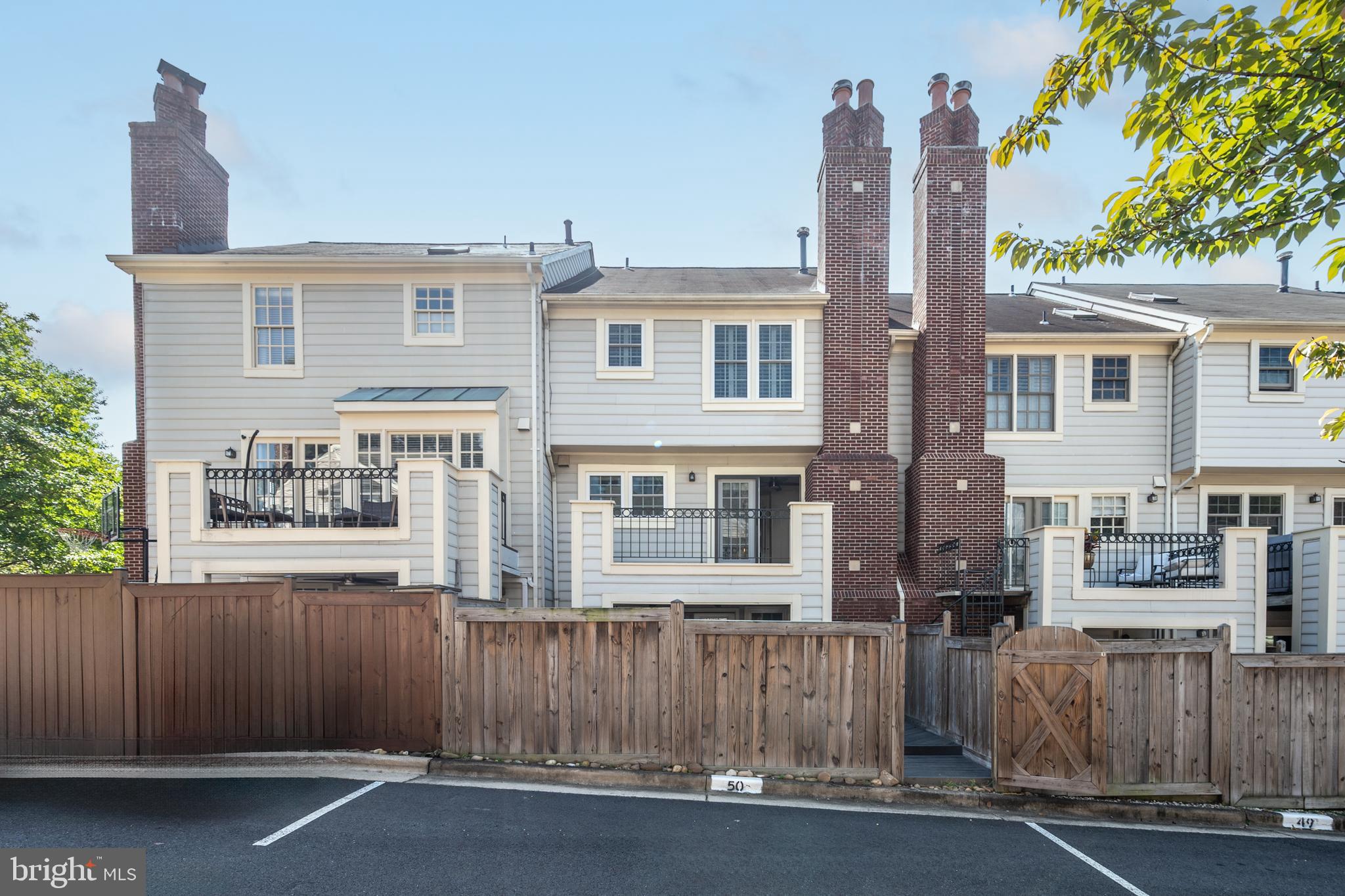 QUAKER HILL - Residential