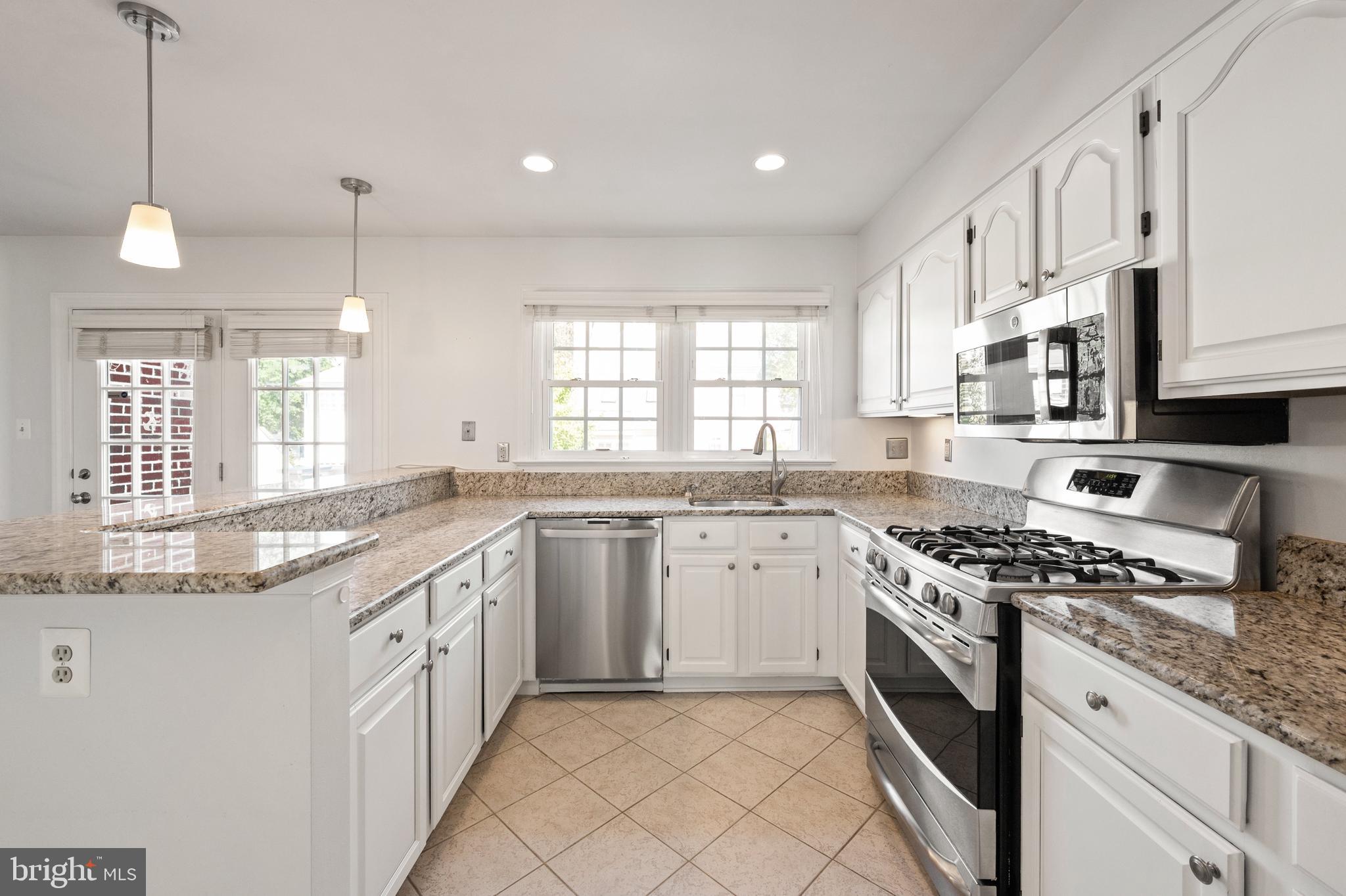 QUAKER HILL - Residential