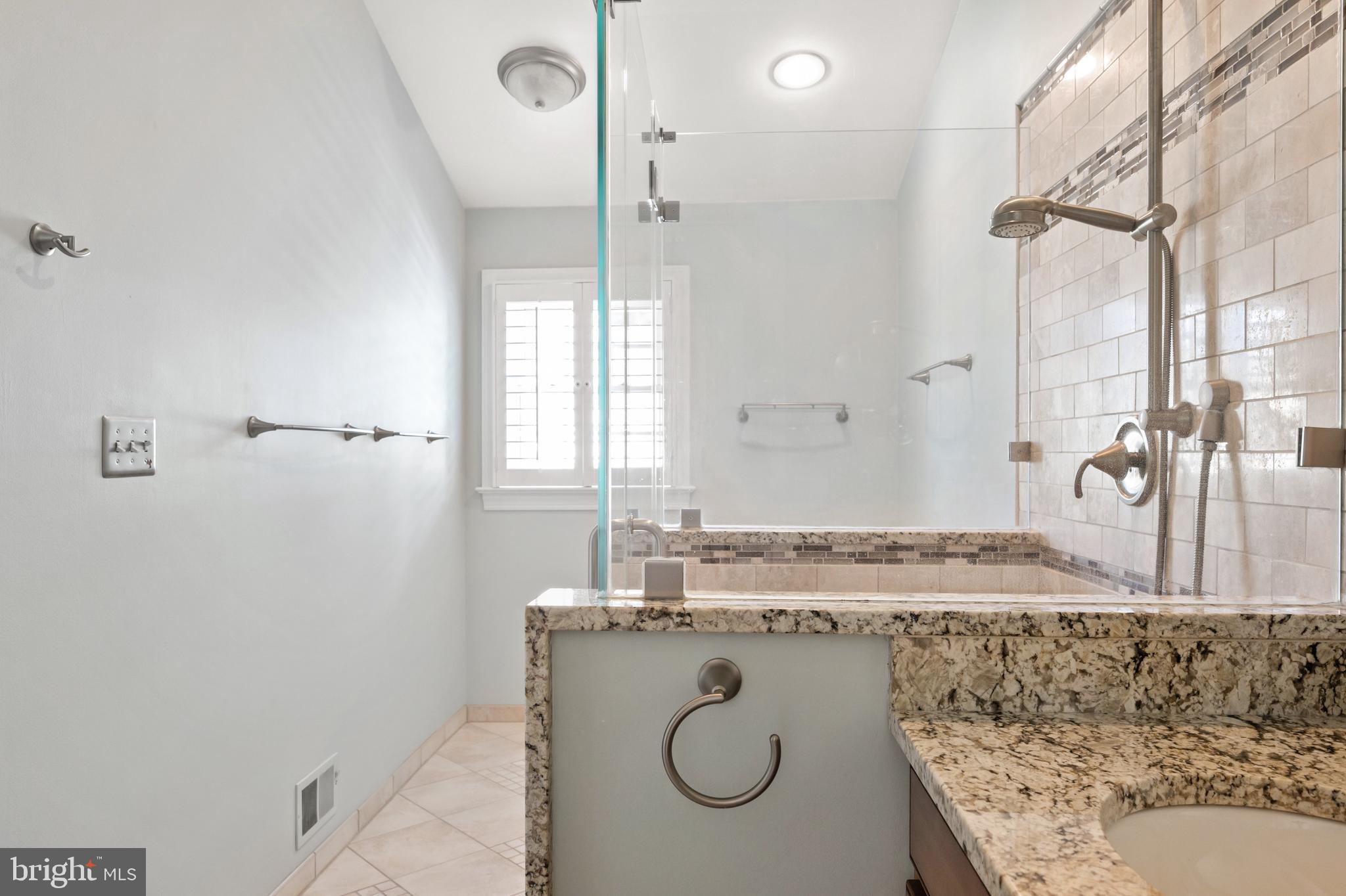 QUAKER HILL - Residential