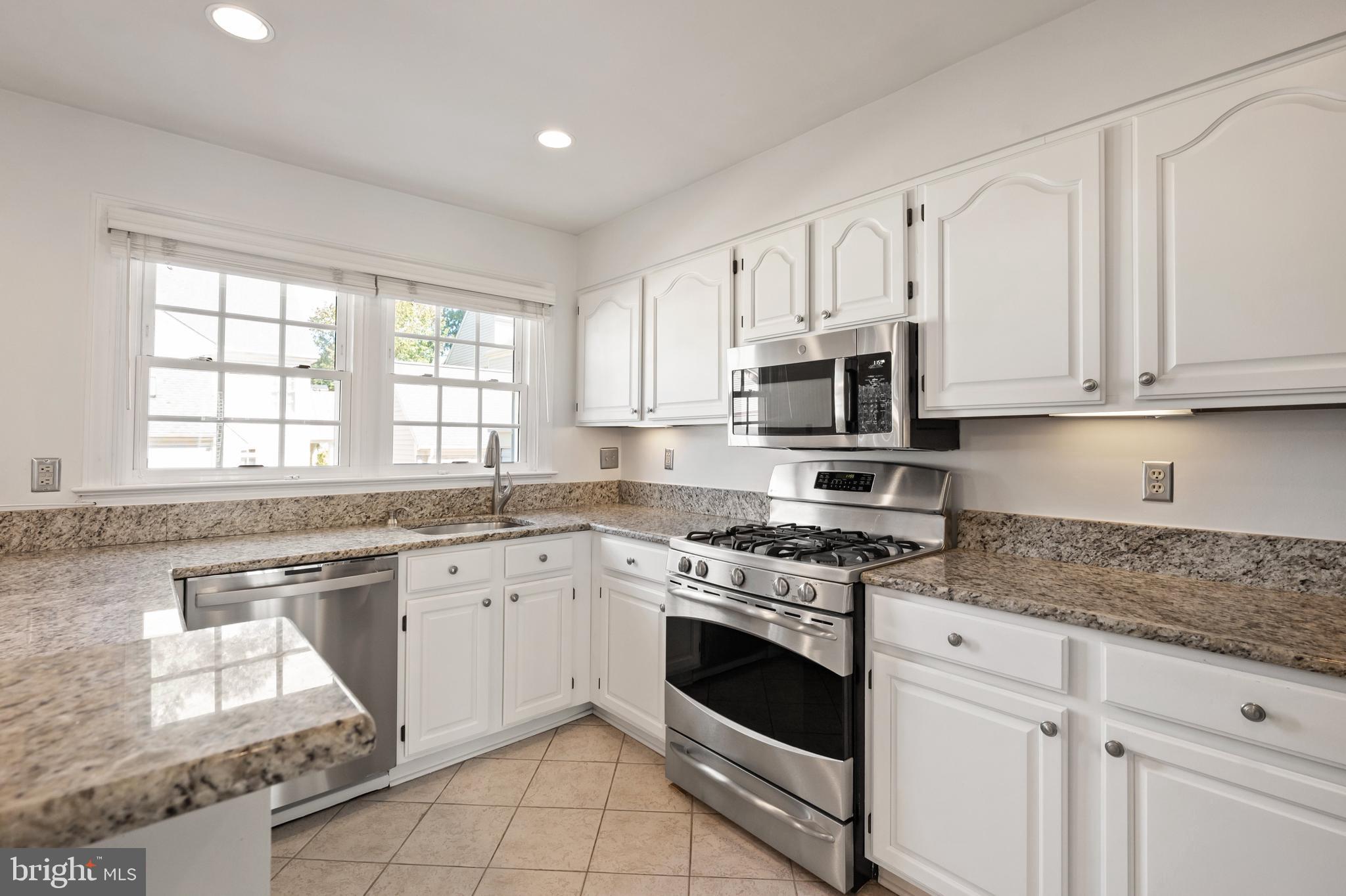 QUAKER HILL - Residential