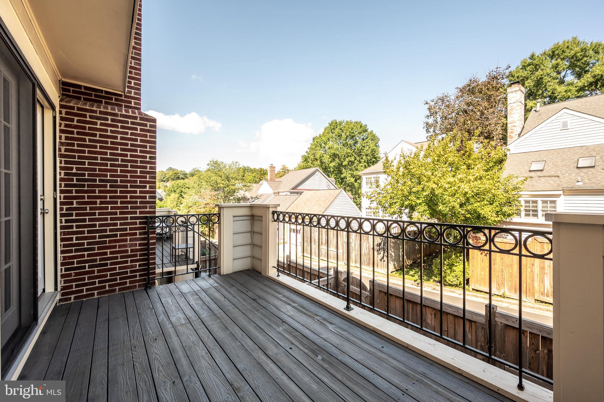 QUAKER HILL - Residential