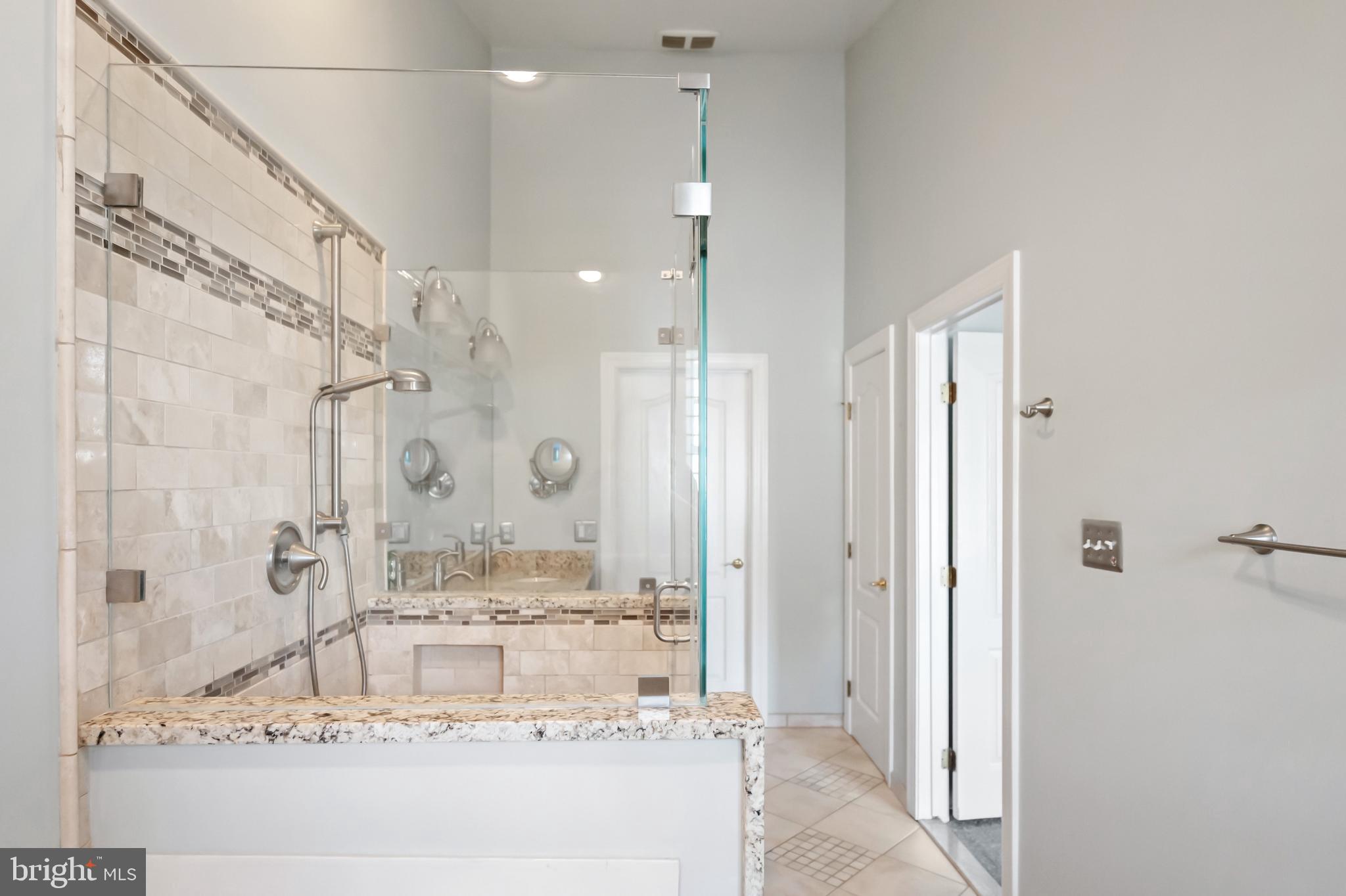 QUAKER HILL - Residential