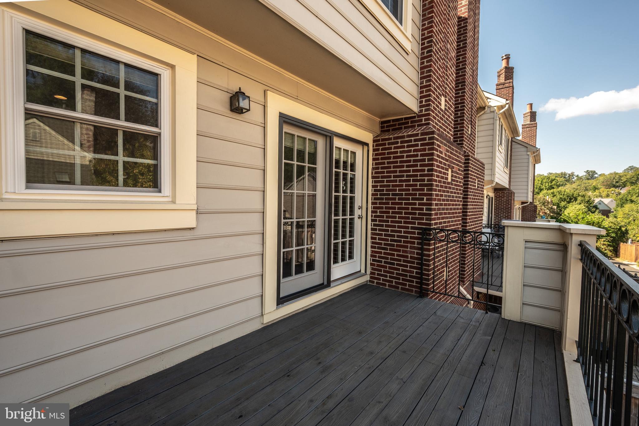 QUAKER HILL - Residential