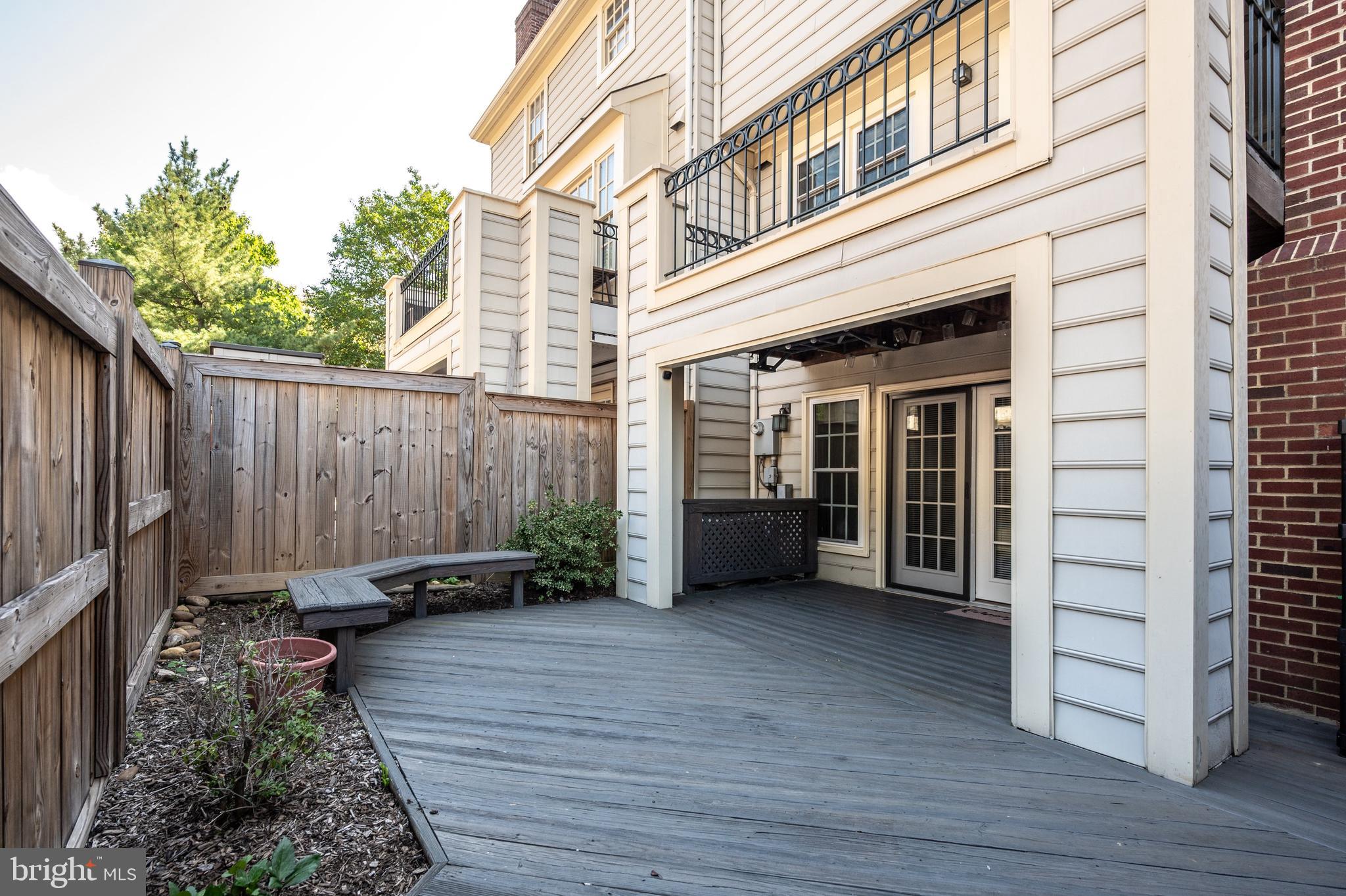 QUAKER HILL - Residential