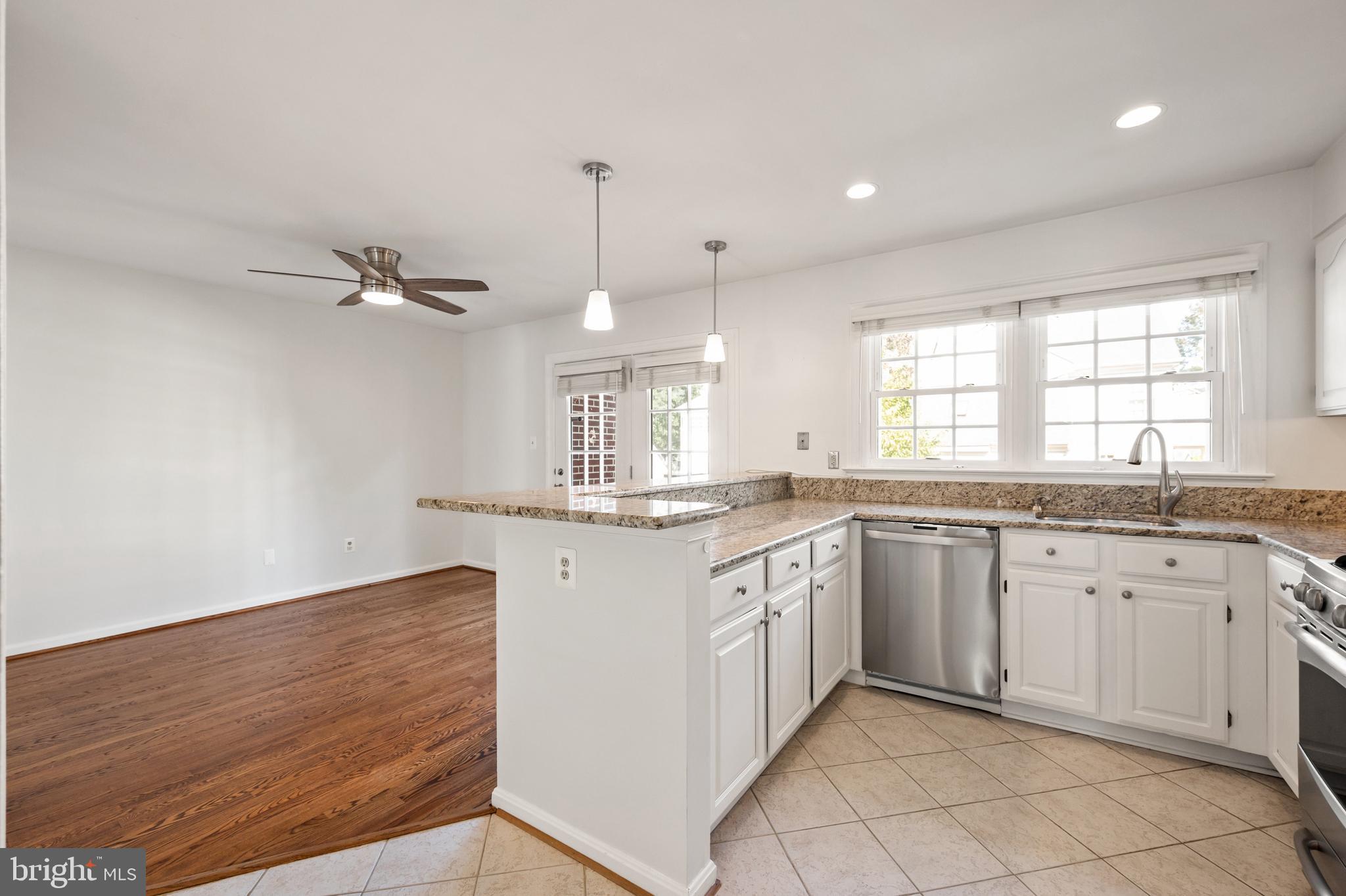 QUAKER HILL - Residential