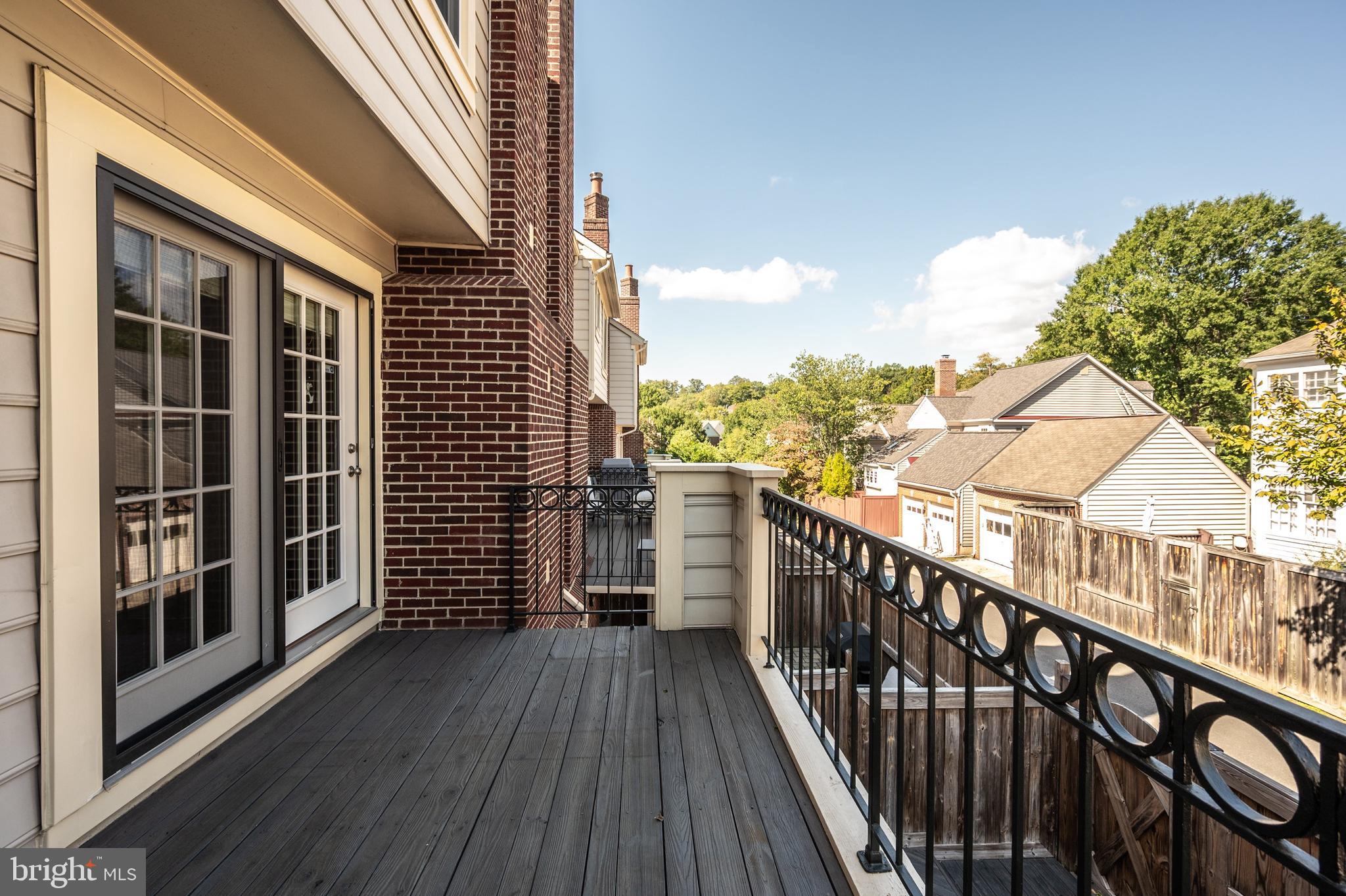 QUAKER HILL - Residential