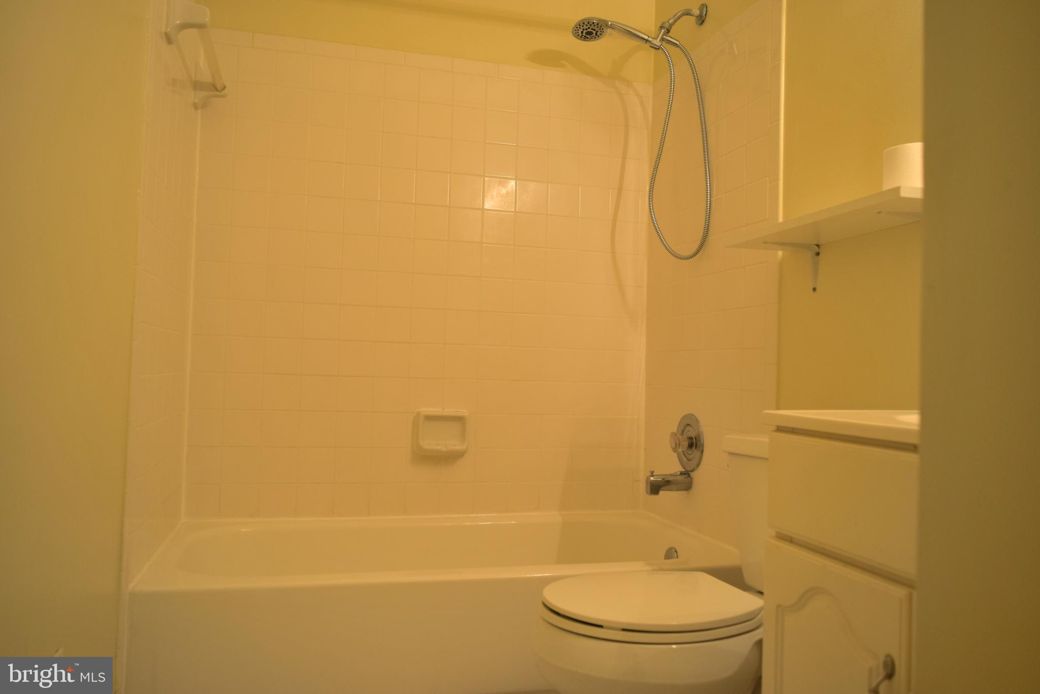 DALE CITY - Residential Lease