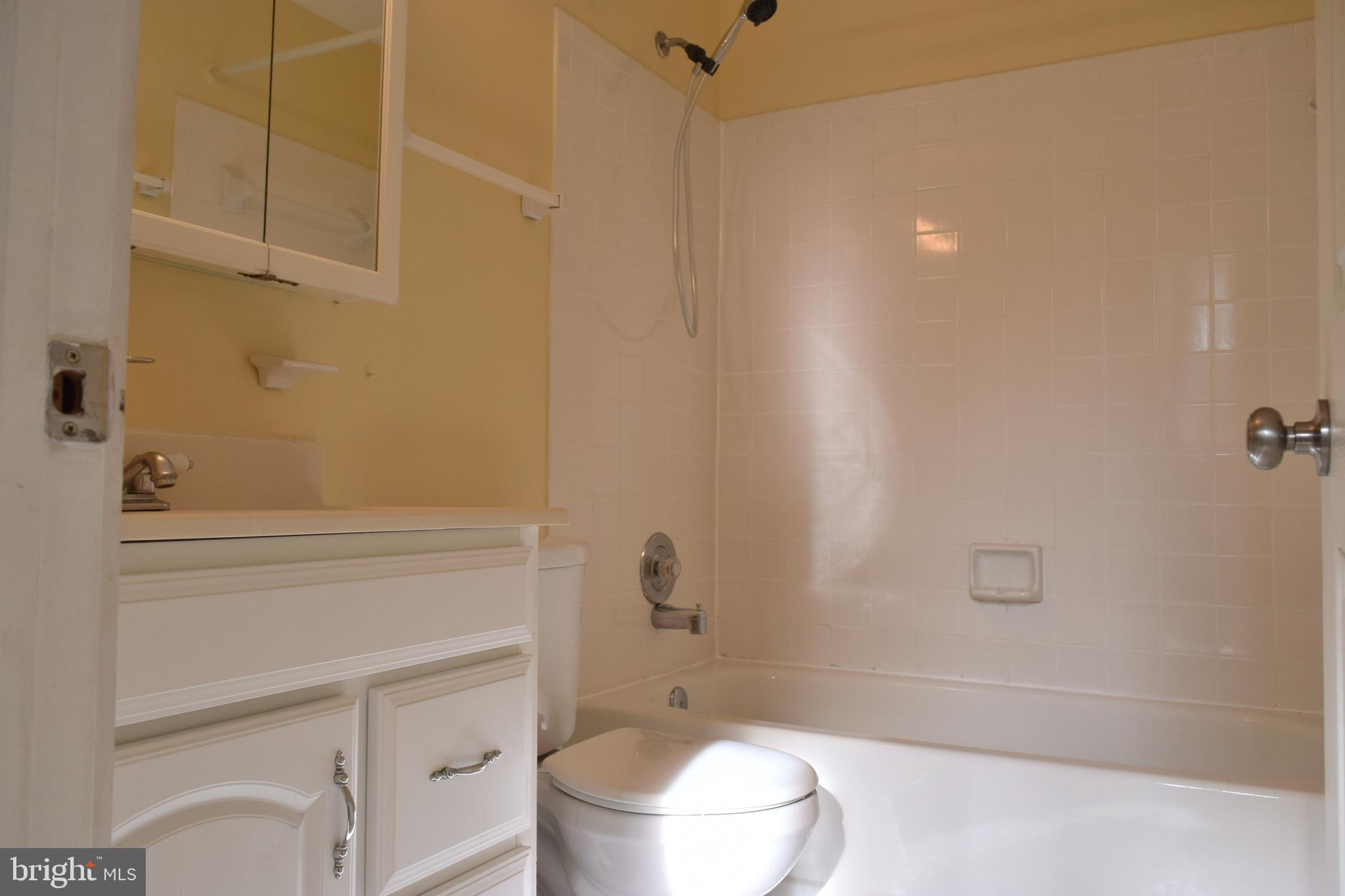 DALE CITY - Residential Lease