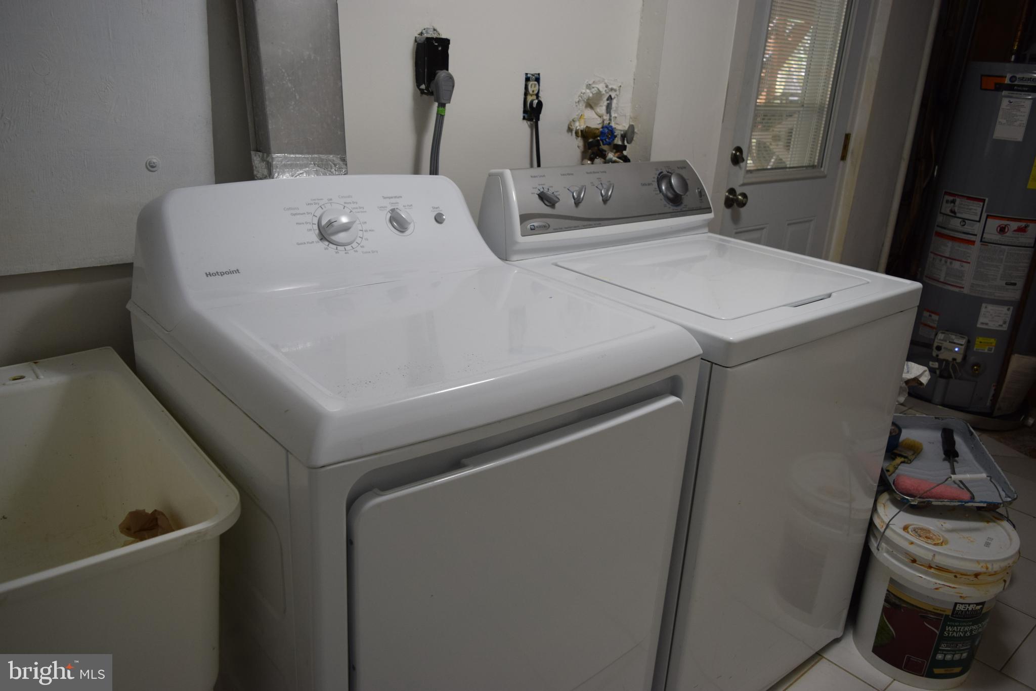 DALE CITY - Residential Lease