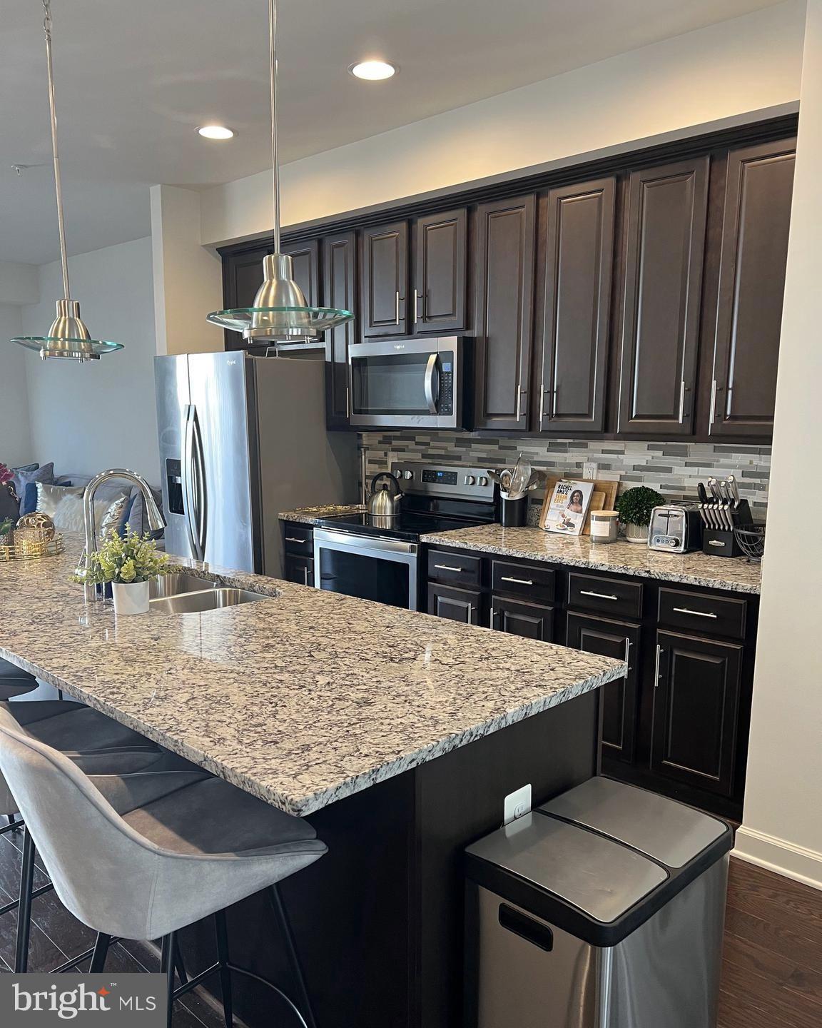 WOOD GLEN - Residential Lease