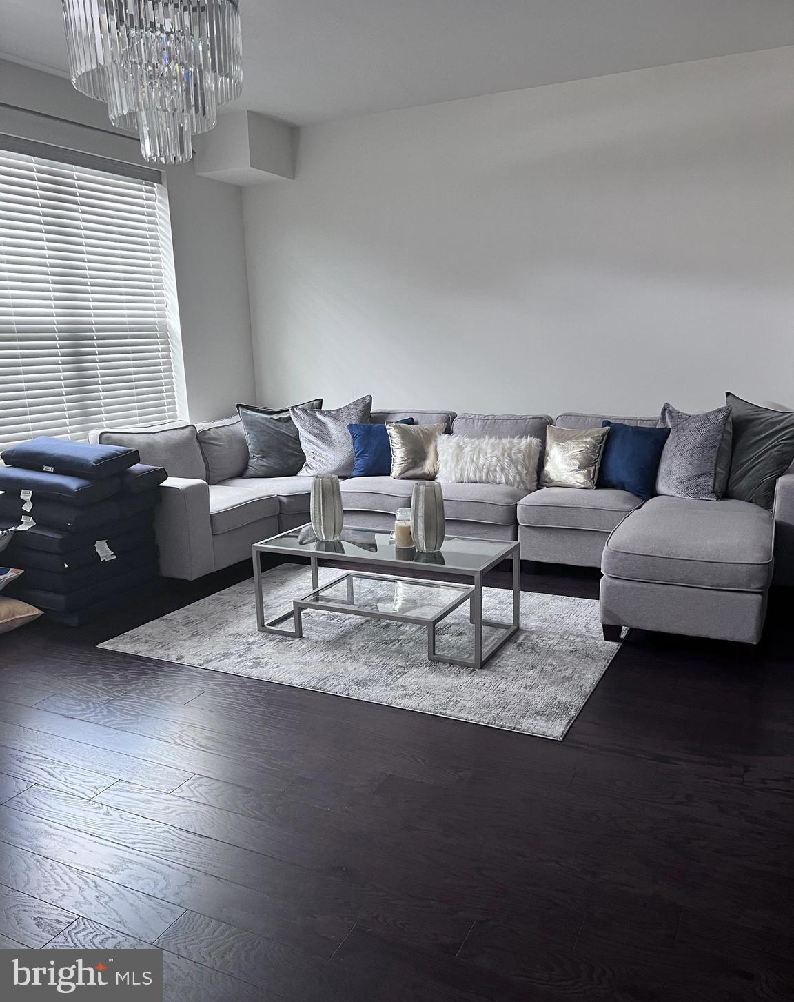 7310 WOOD POND CIRCLE