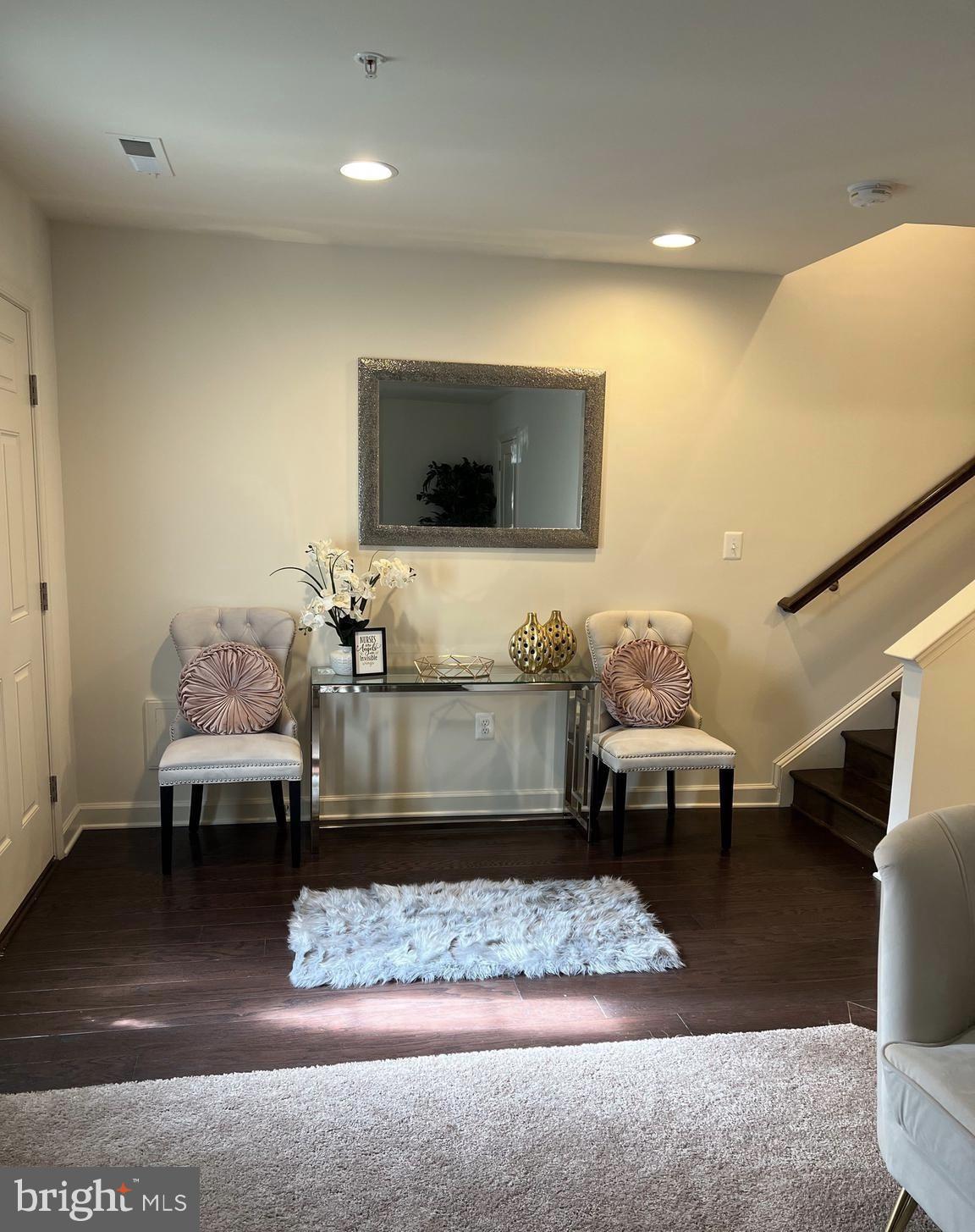 7310 WOOD POND CIRCLE