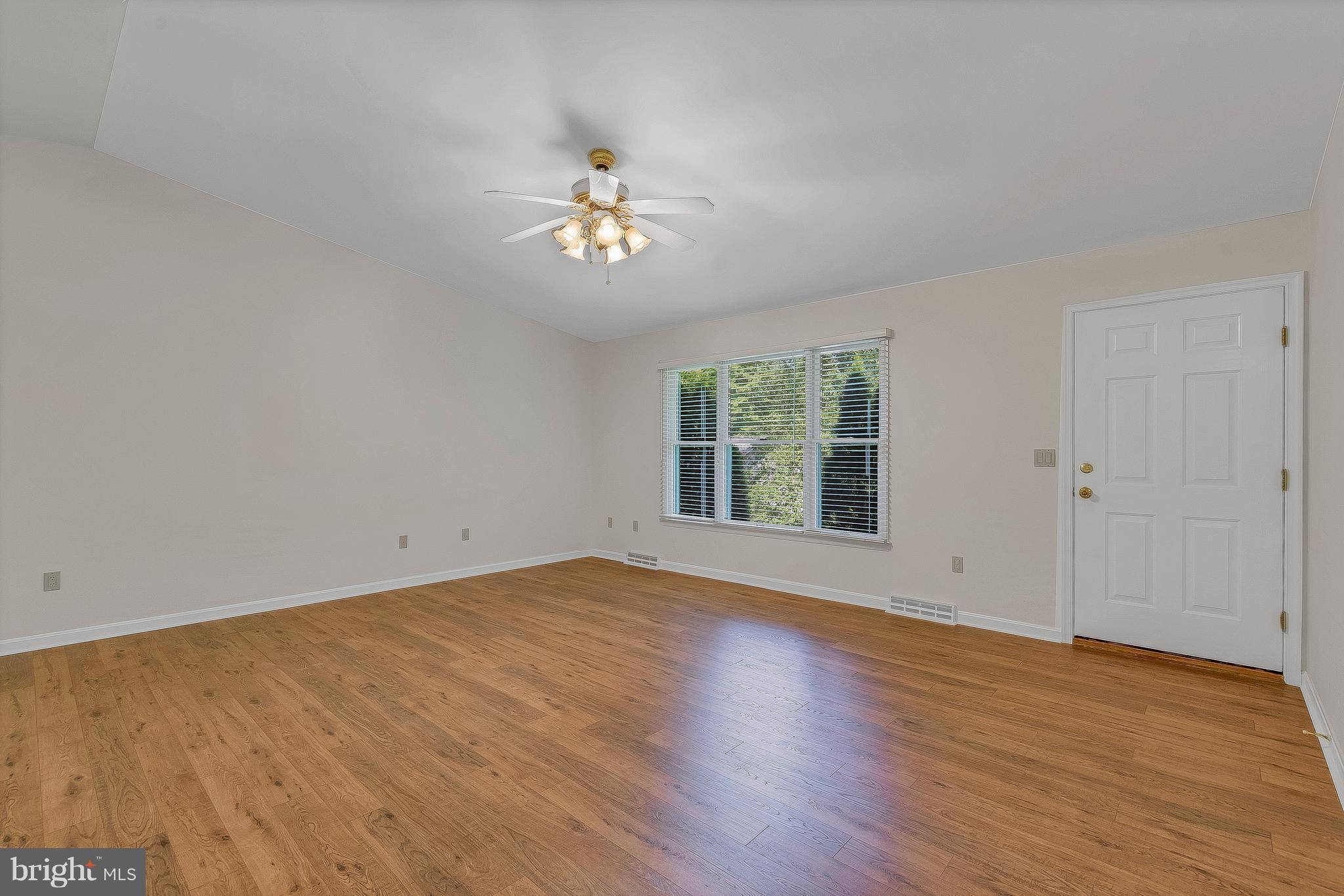 TOWN CREEK - Residential