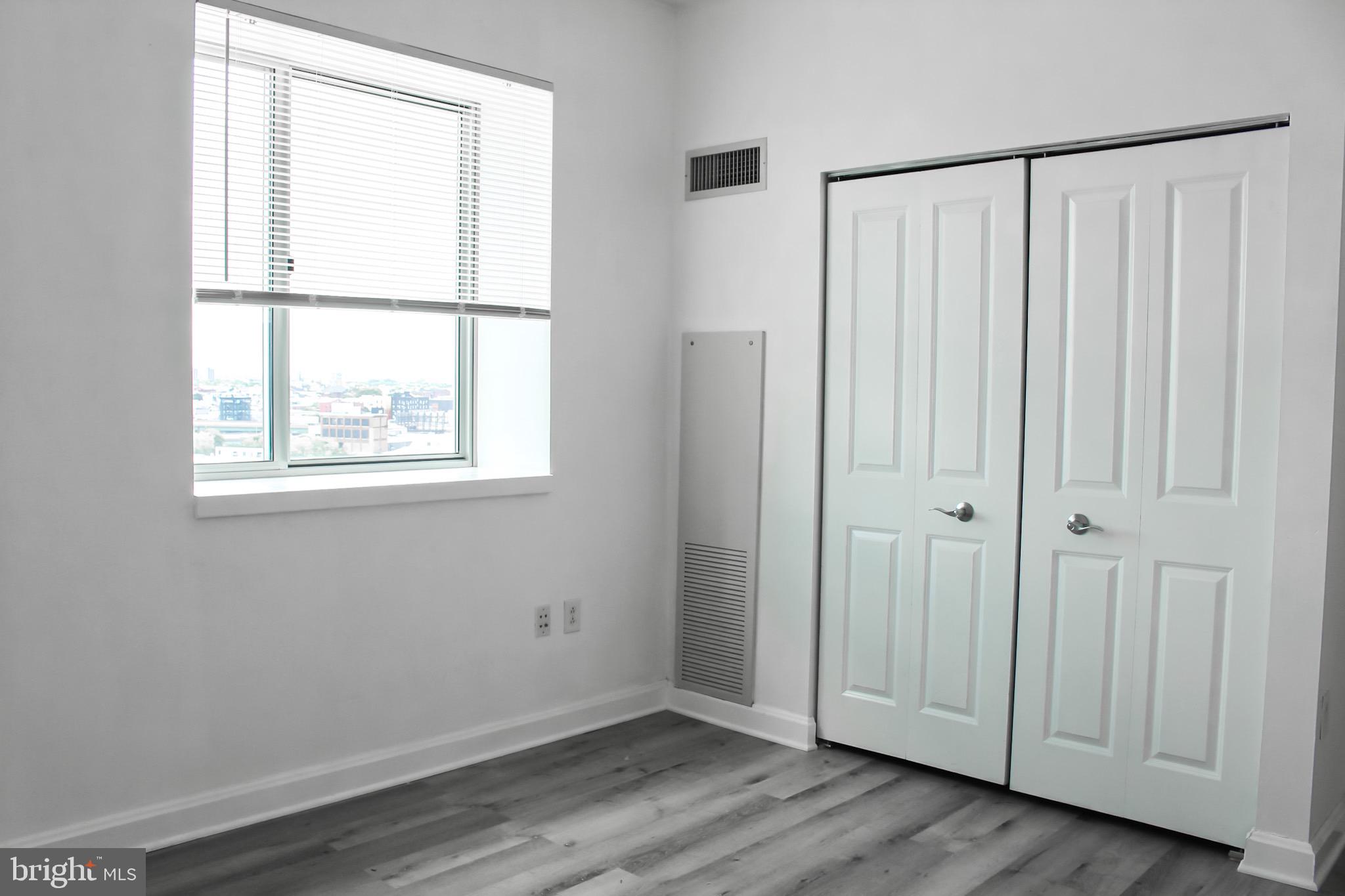 WATERFRONT SQUARE - Residential