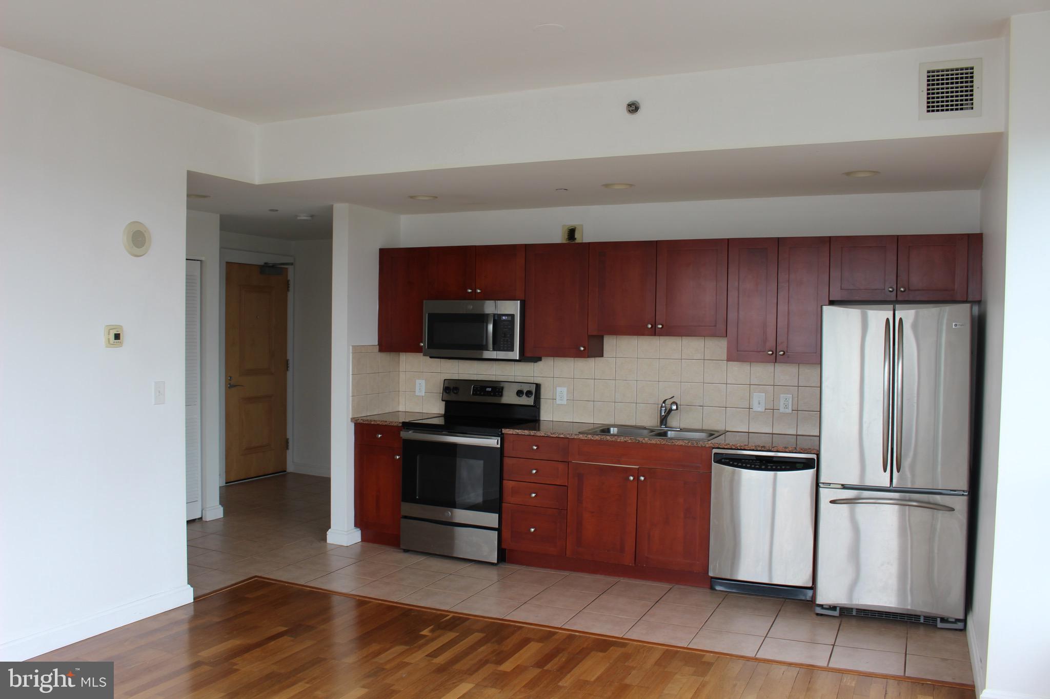 WATERFRONT SQUARE - Residential