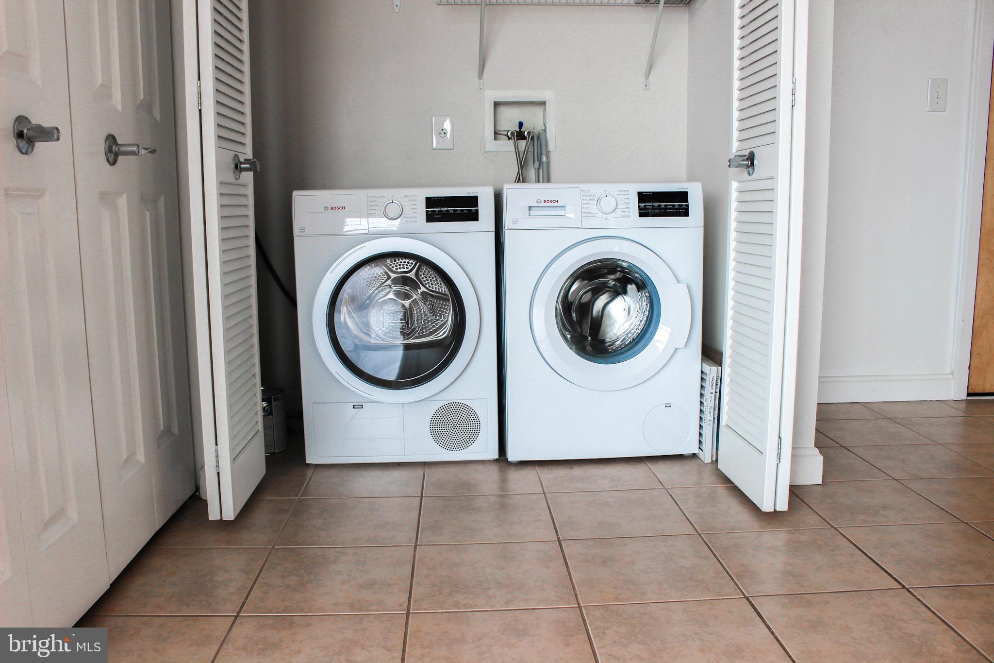 WATERFRONT SQUARE - Residential