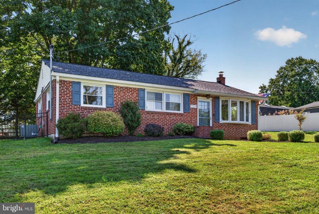 Photo of 7725 Carter Road, SYKESVILLE, MD 21784 (MLS # MDCR2037342)