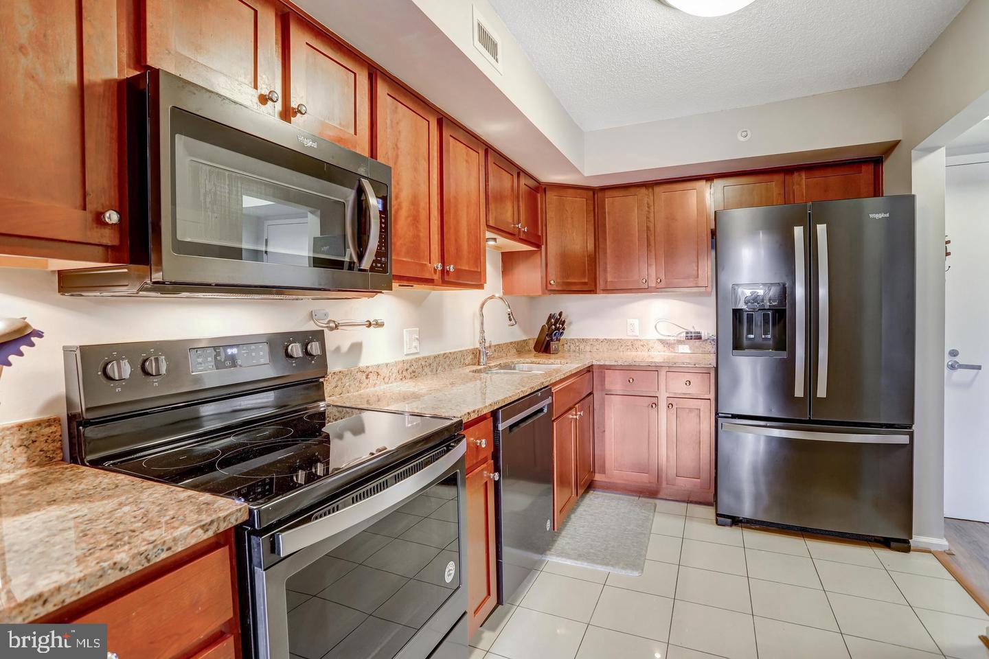 RENAISSANCE AT TYSONS - Residential Lease