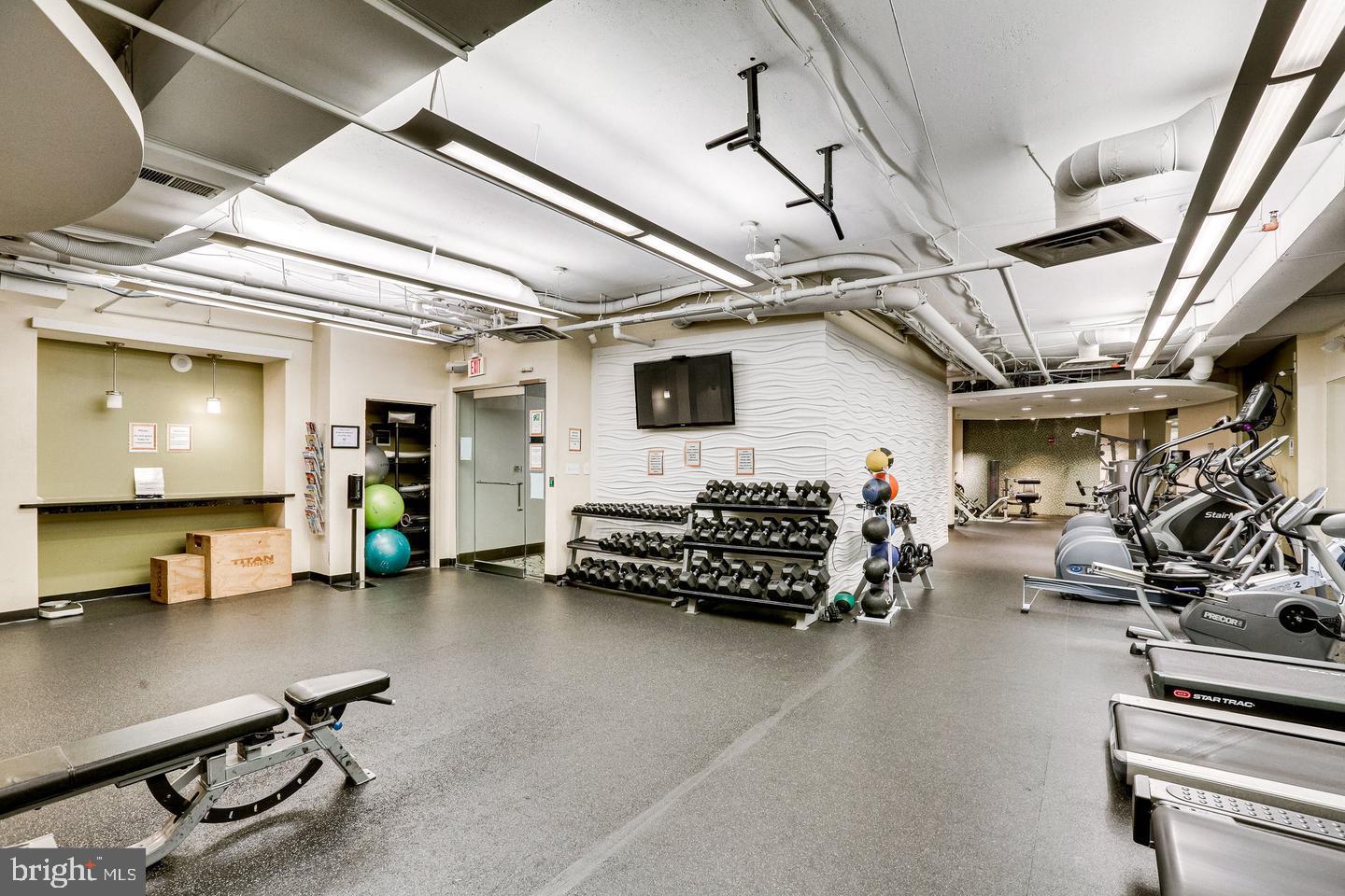 RENAISSANCE AT TYSONS - Residential Lease