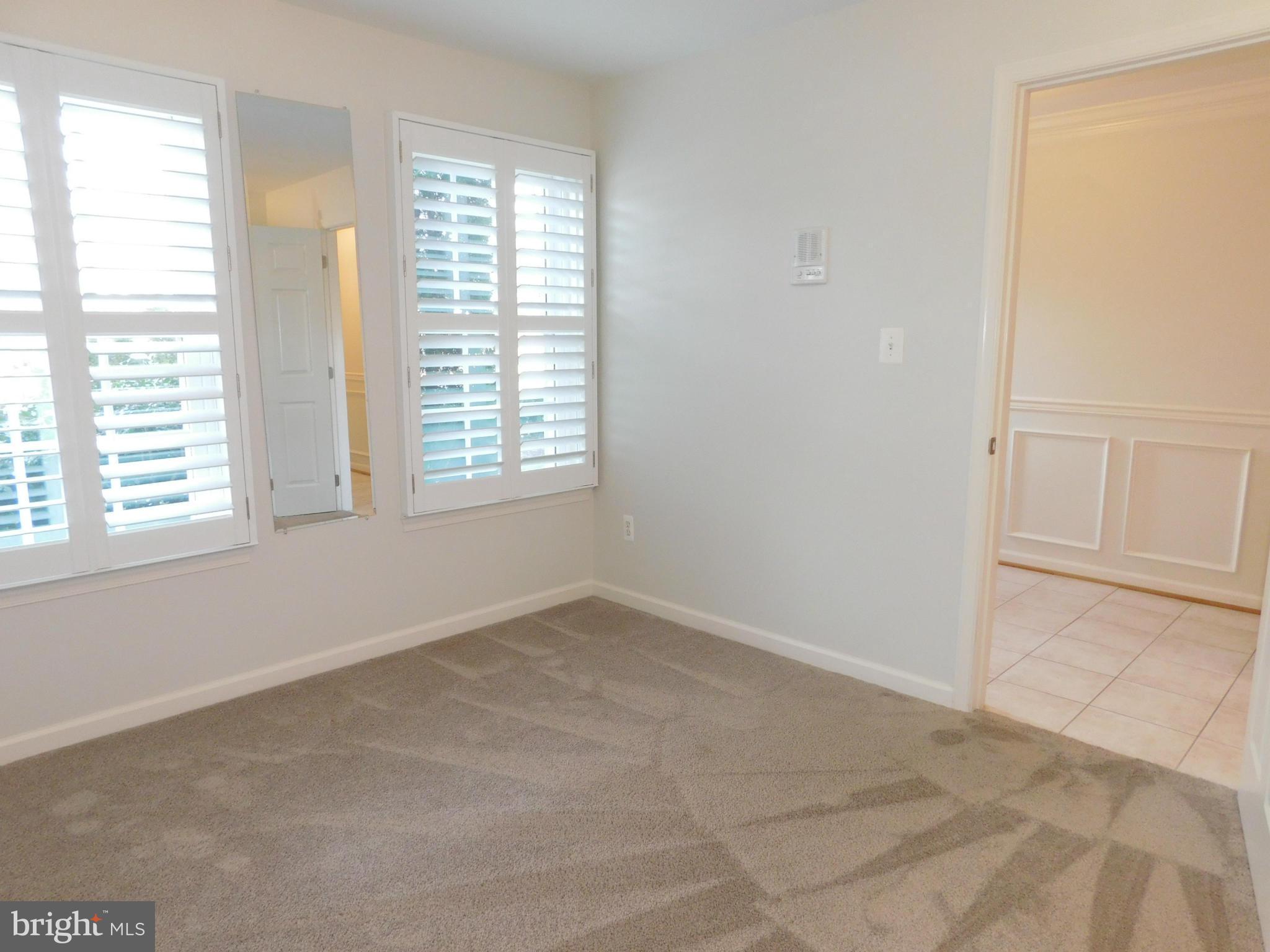 COURTHOUSE SQUARE - Residential Lease