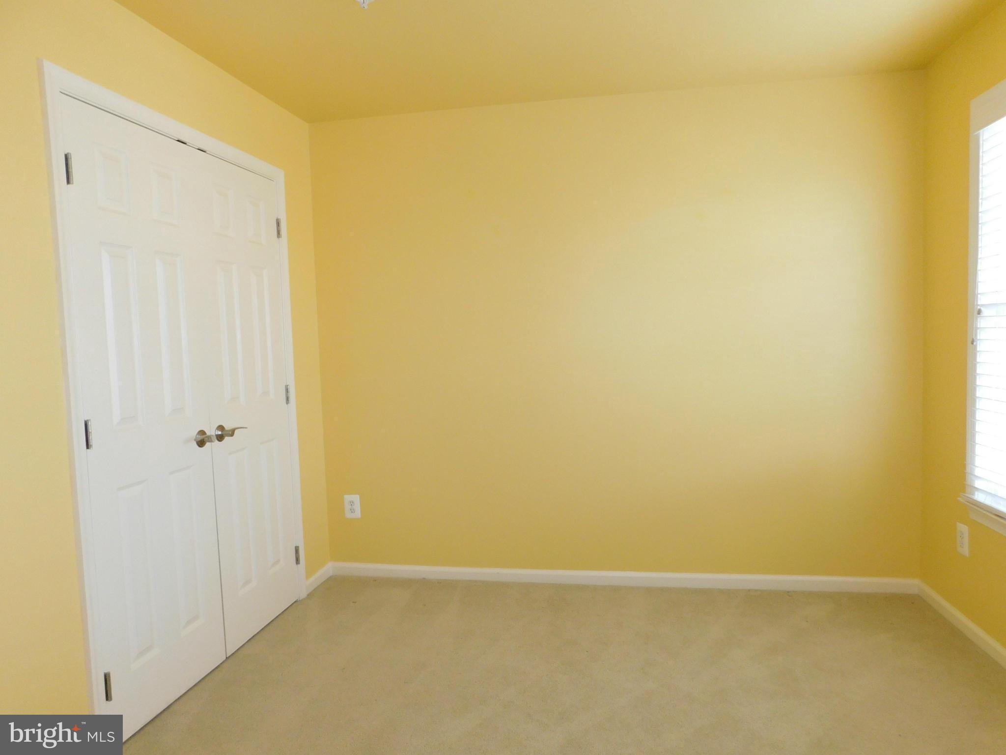 COURTHOUSE SQUARE - Residential Lease