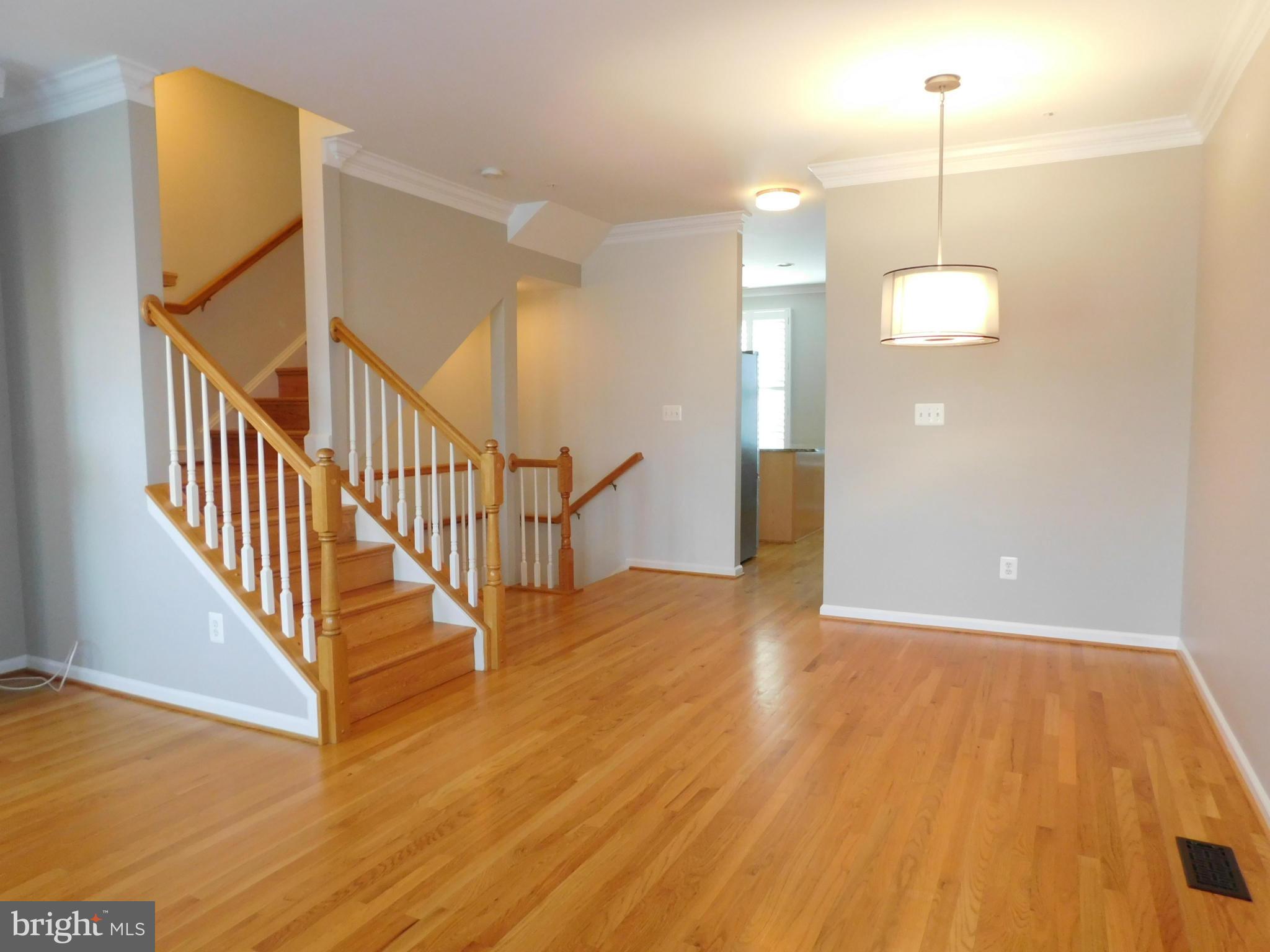 COURTHOUSE SQUARE - Residential Lease