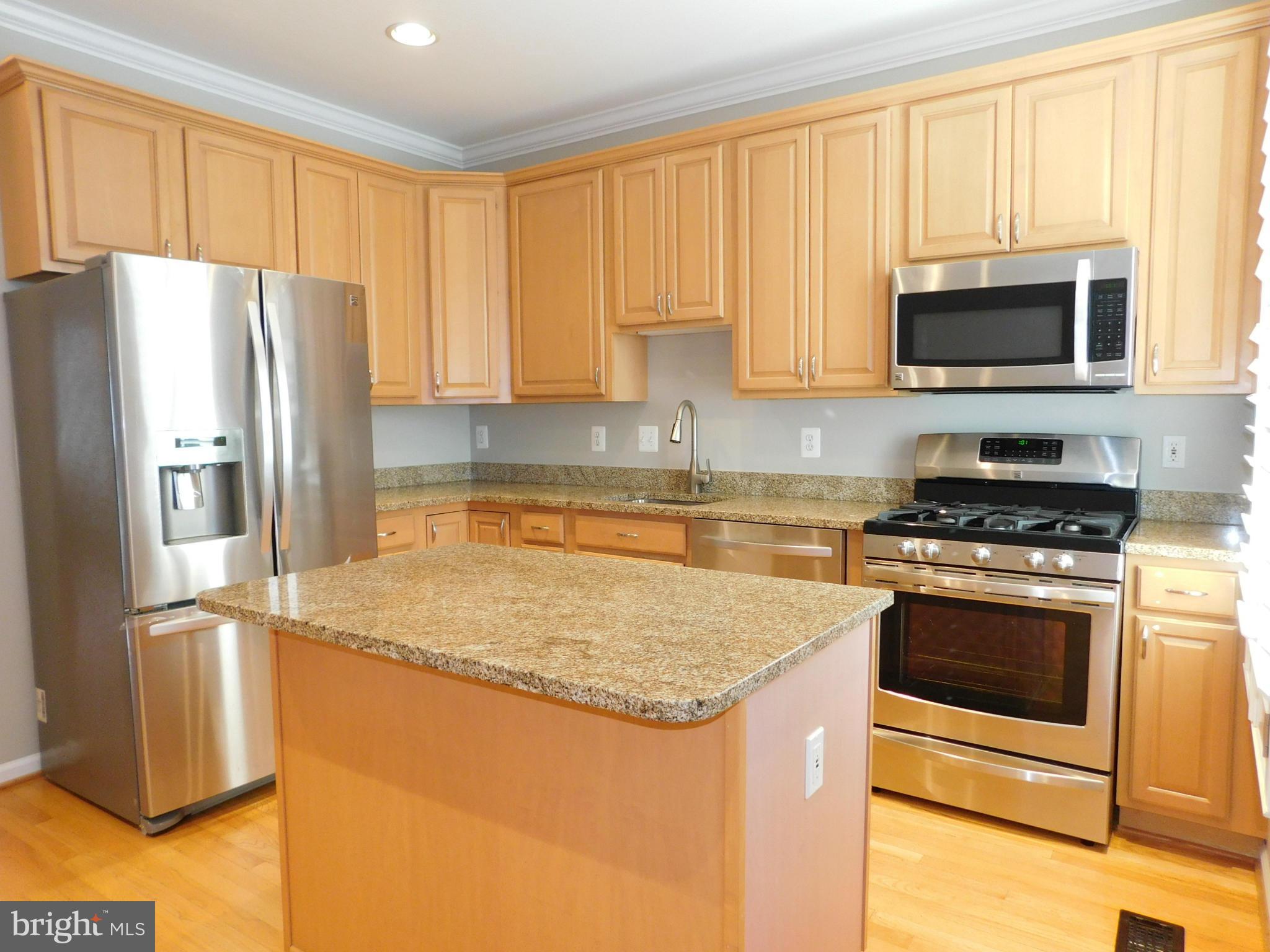 COURTHOUSE SQUARE - Residential Lease