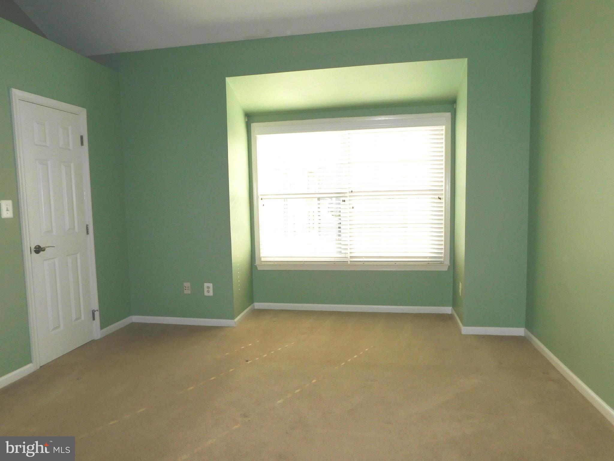 COURTHOUSE SQUARE - Residential Lease