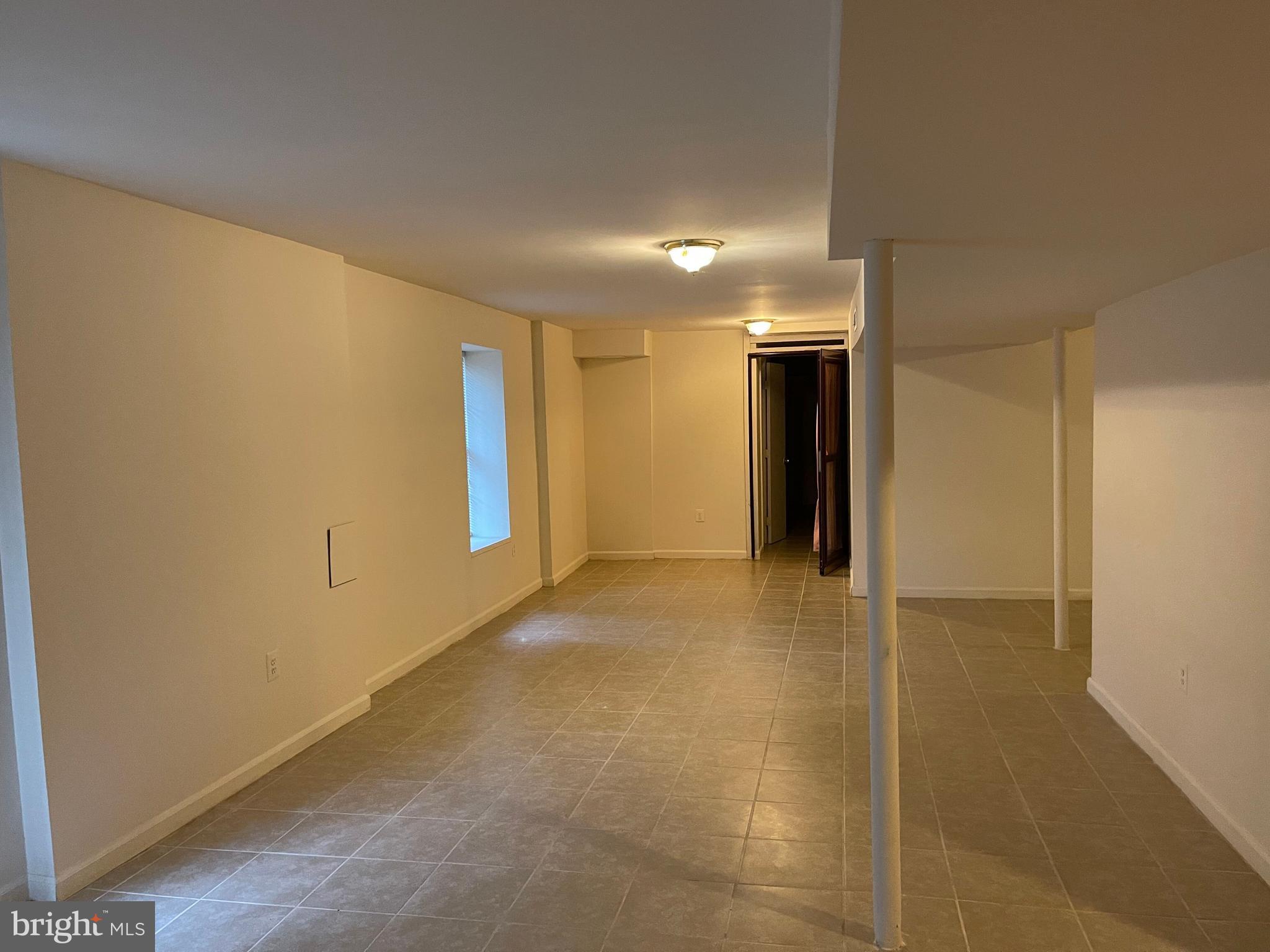 TWIN OAKS FARM - Residential Lease