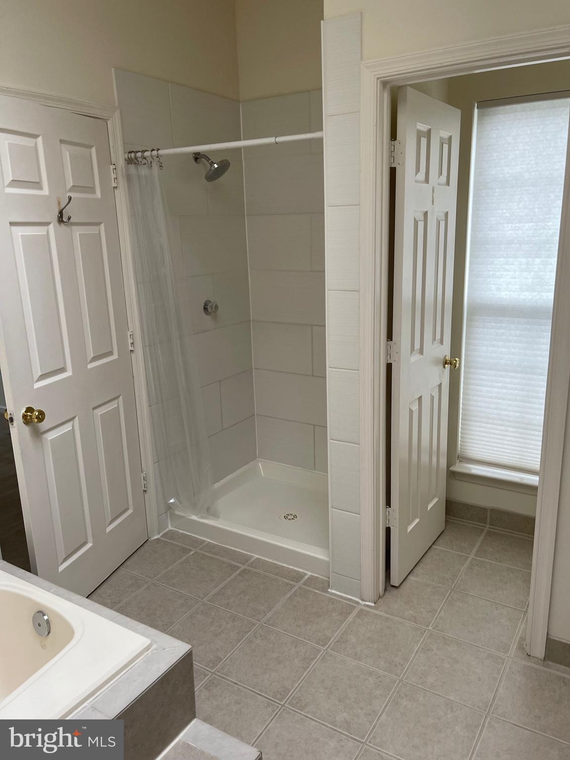 TWIN OAKS FARM - Residential Lease