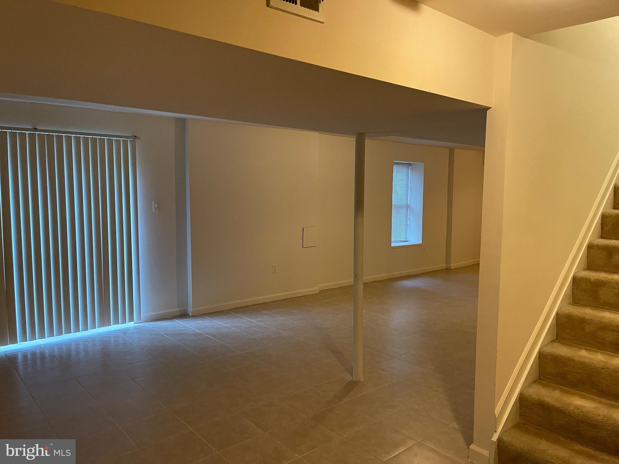 TWIN OAKS FARM - Residential Lease