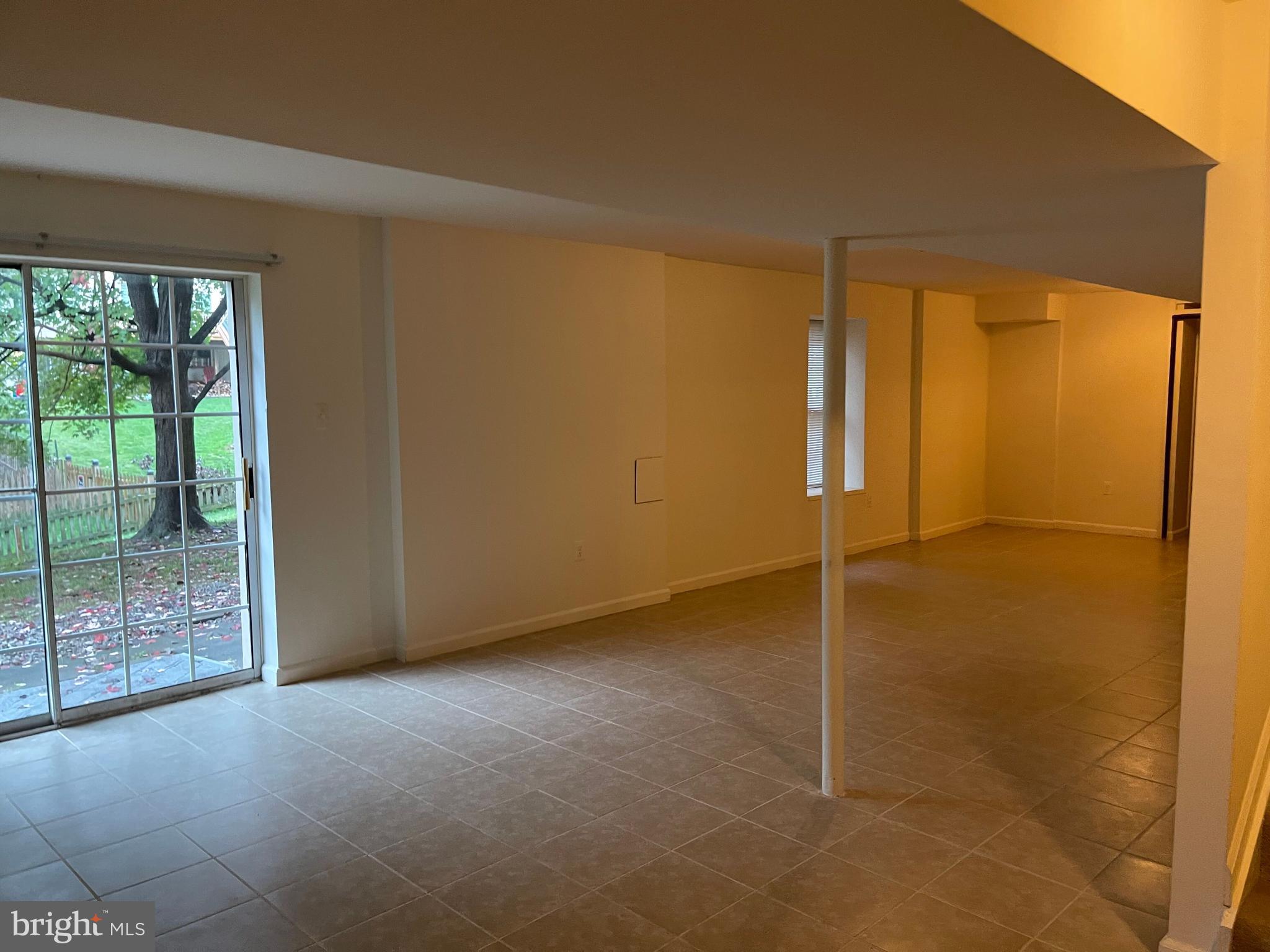 TWIN OAKS FARM - Residential Lease