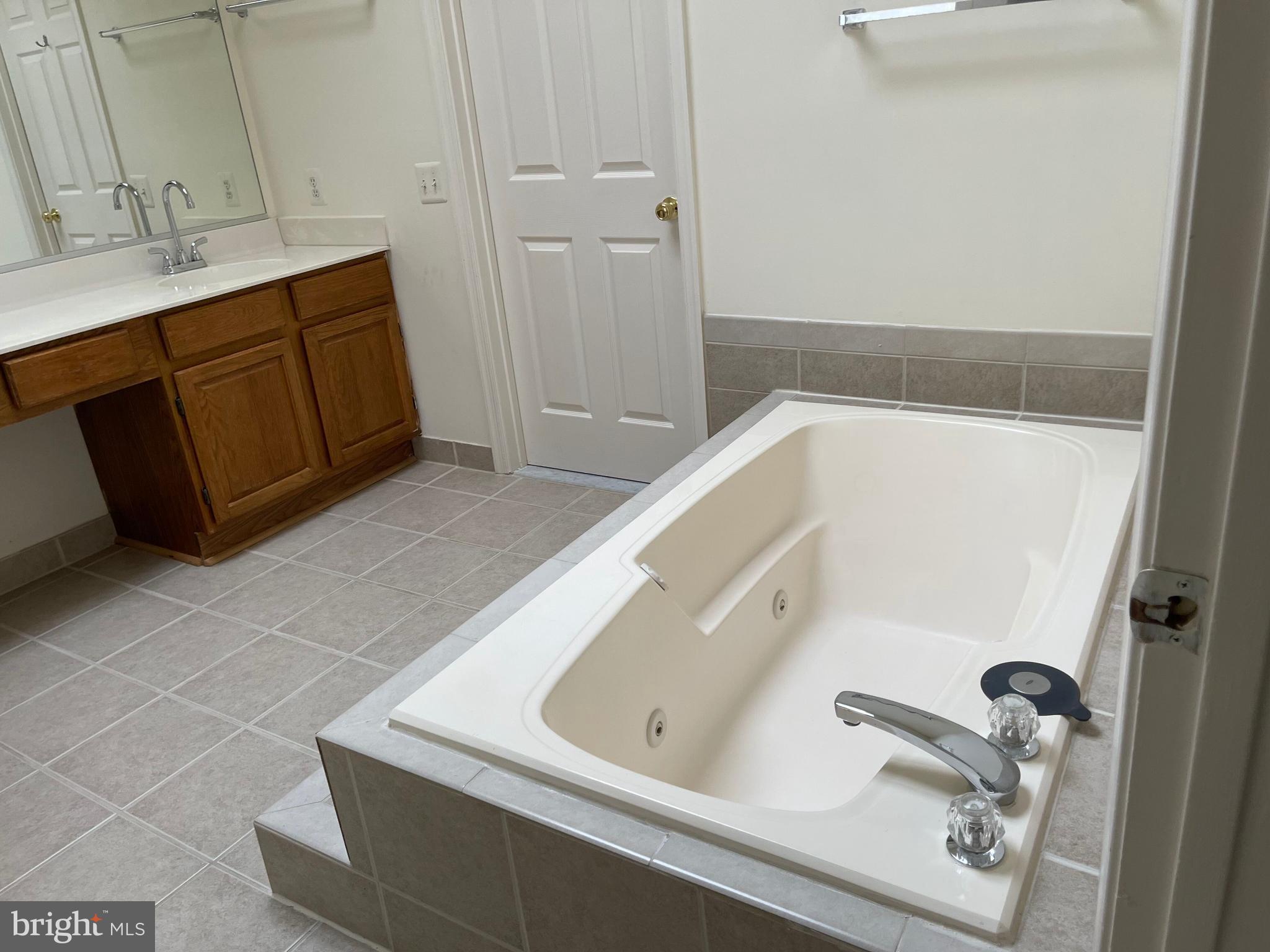 TWIN OAKS FARM - Residential Lease