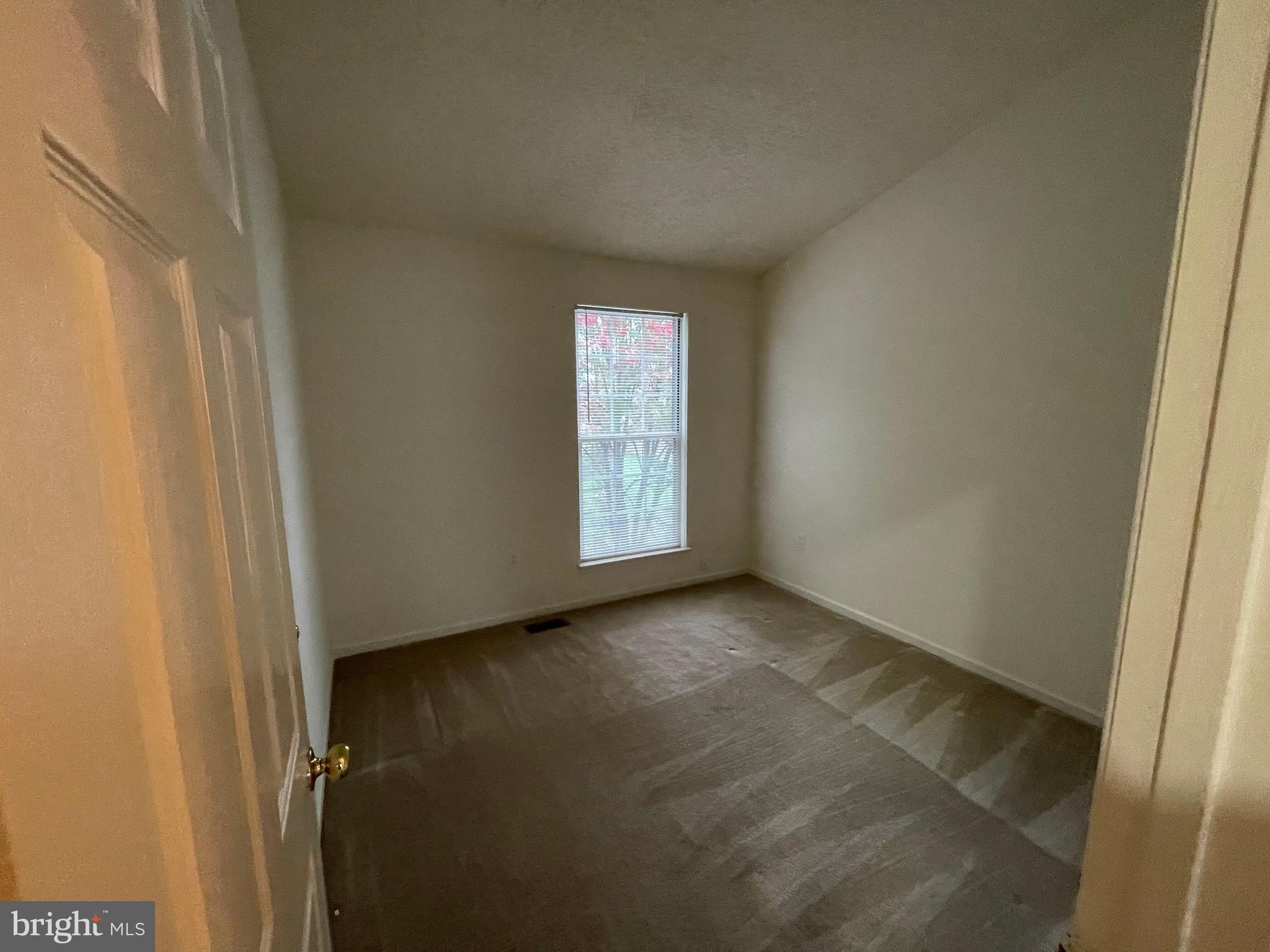 TWIN OAKS FARM - Residential Lease