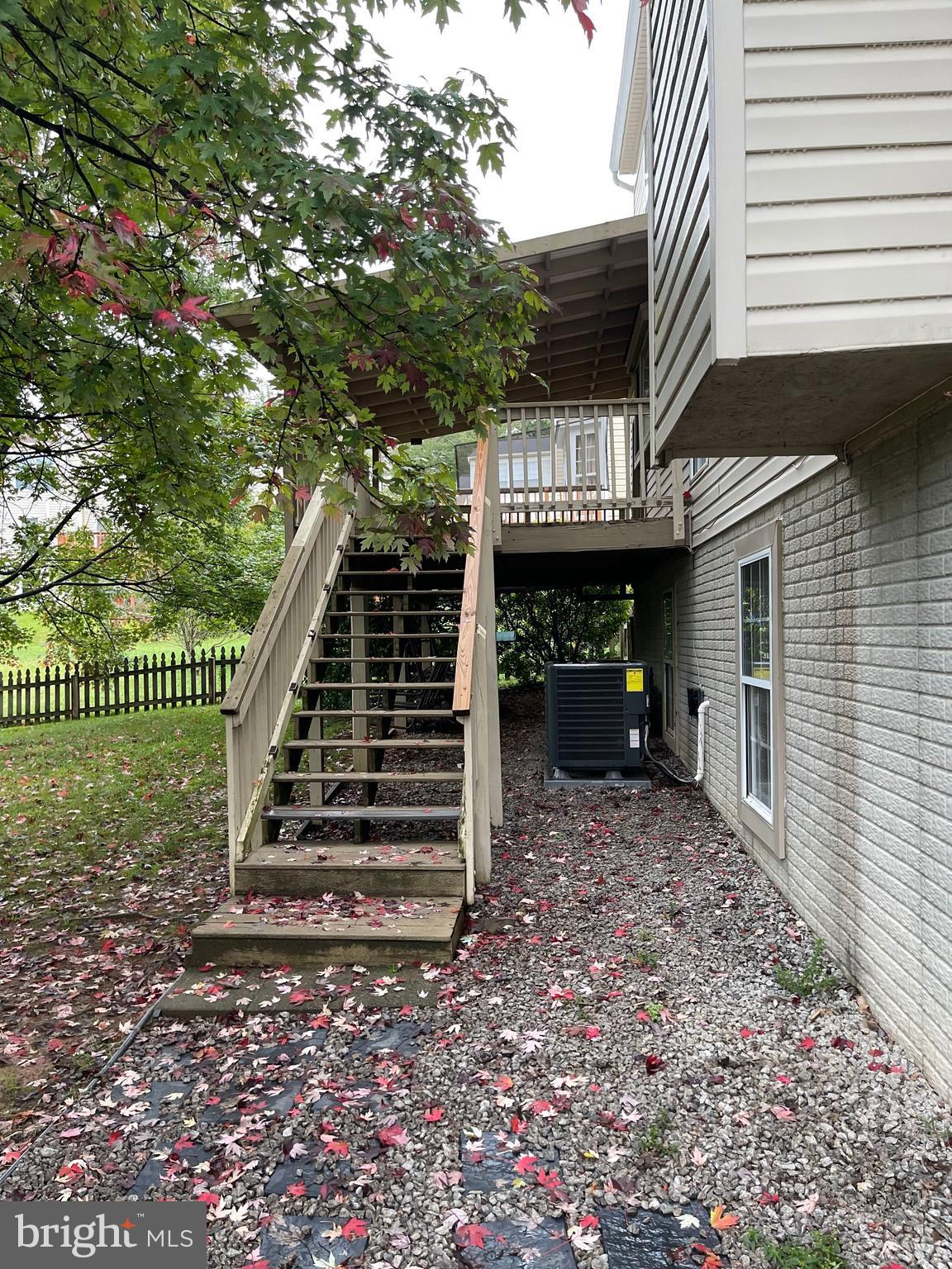 TWIN OAKS FARM - Residential Lease