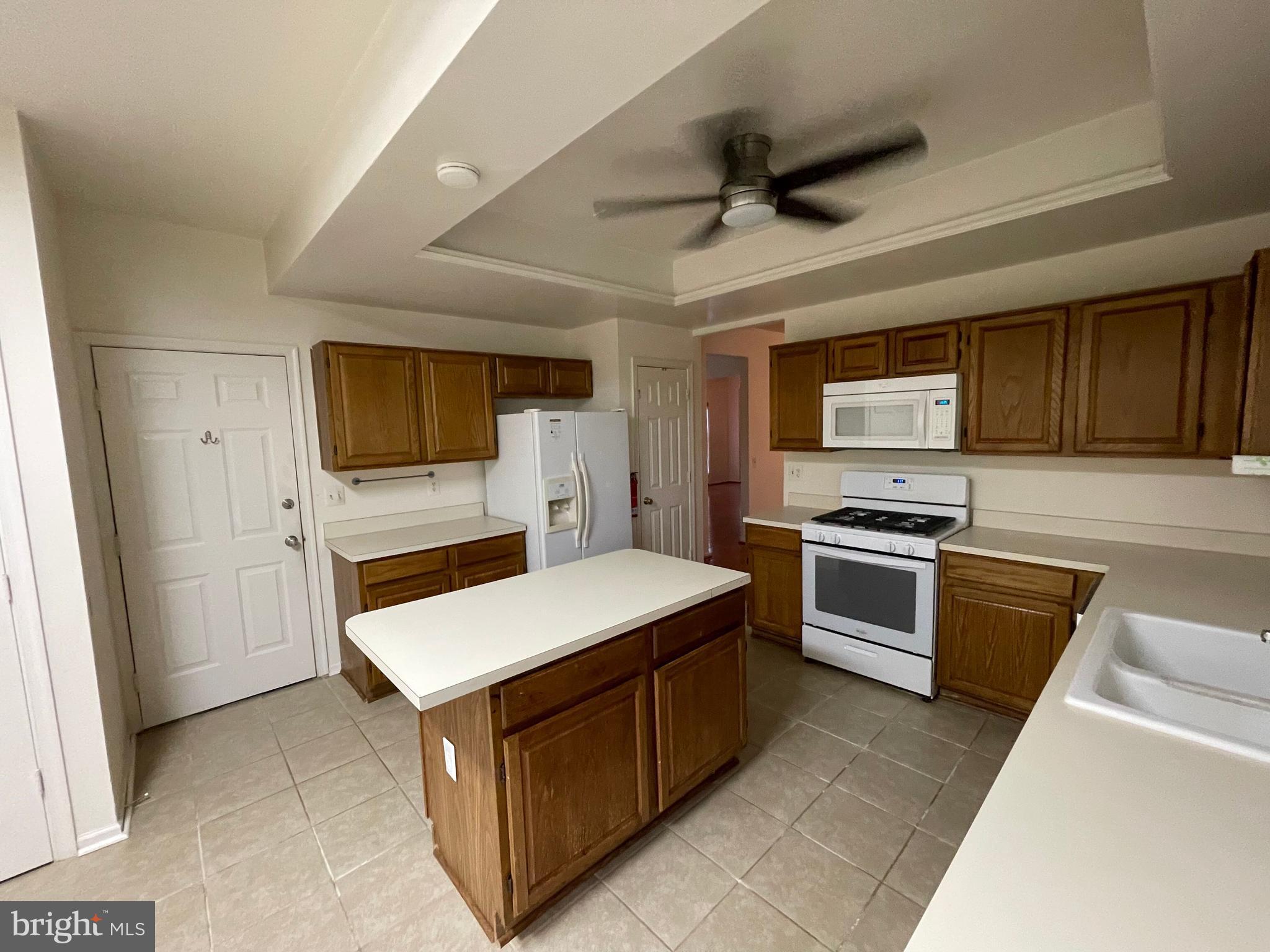 TWIN OAKS FARM - Residential Lease