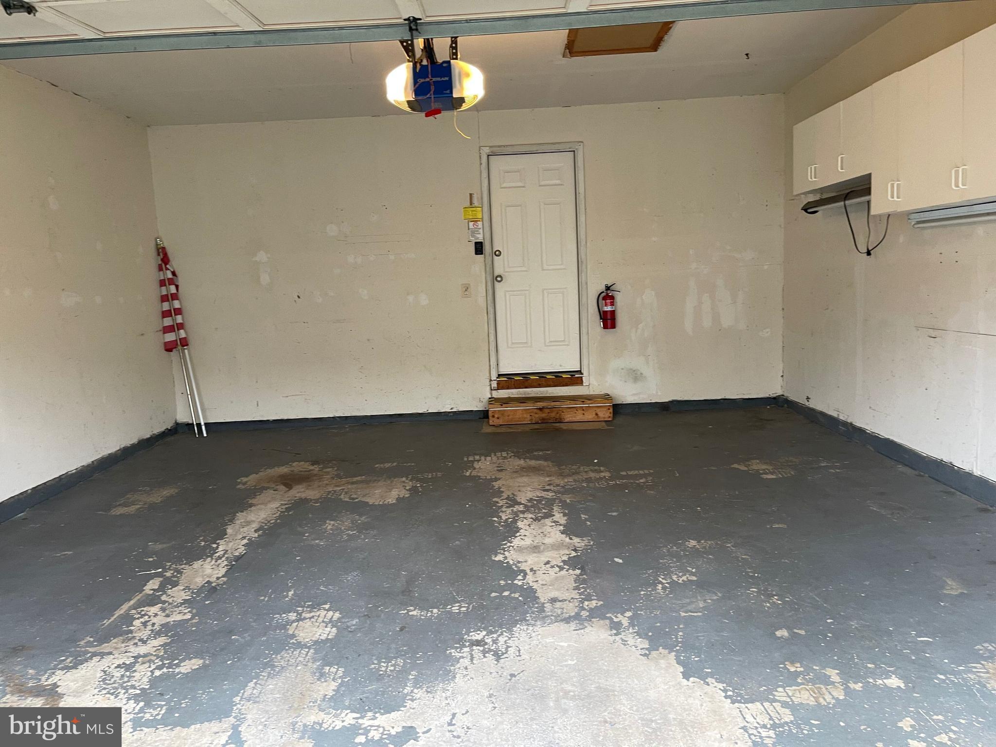 TWIN OAKS FARM - Residential Lease