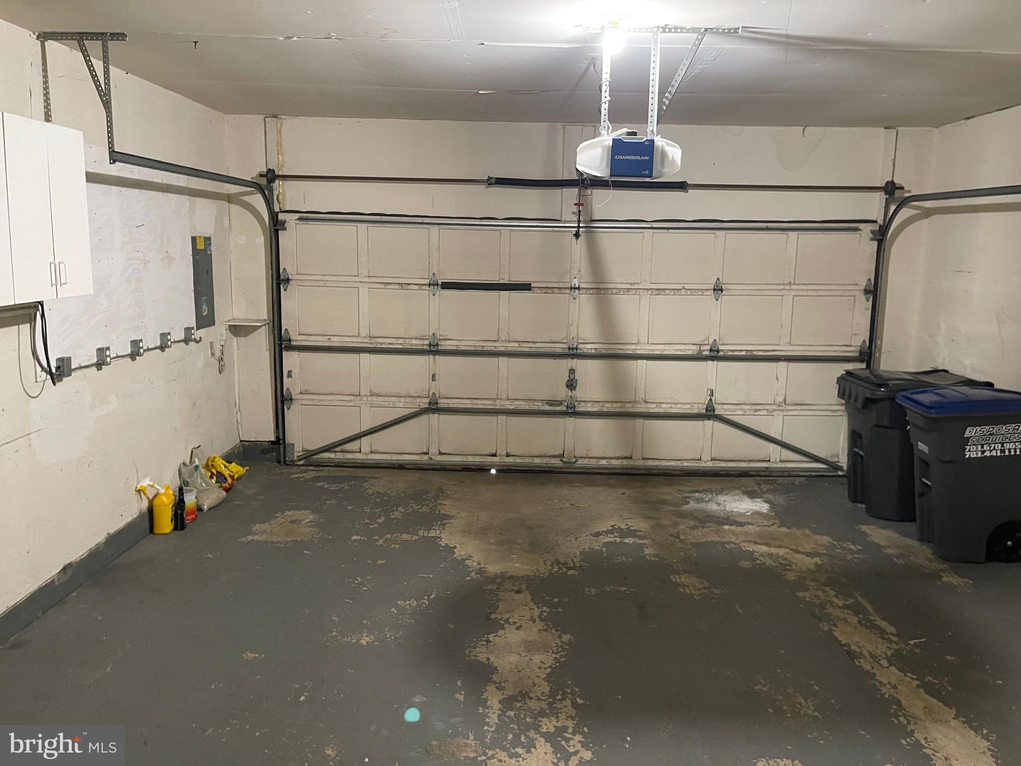 TWIN OAKS FARM - Residential Lease