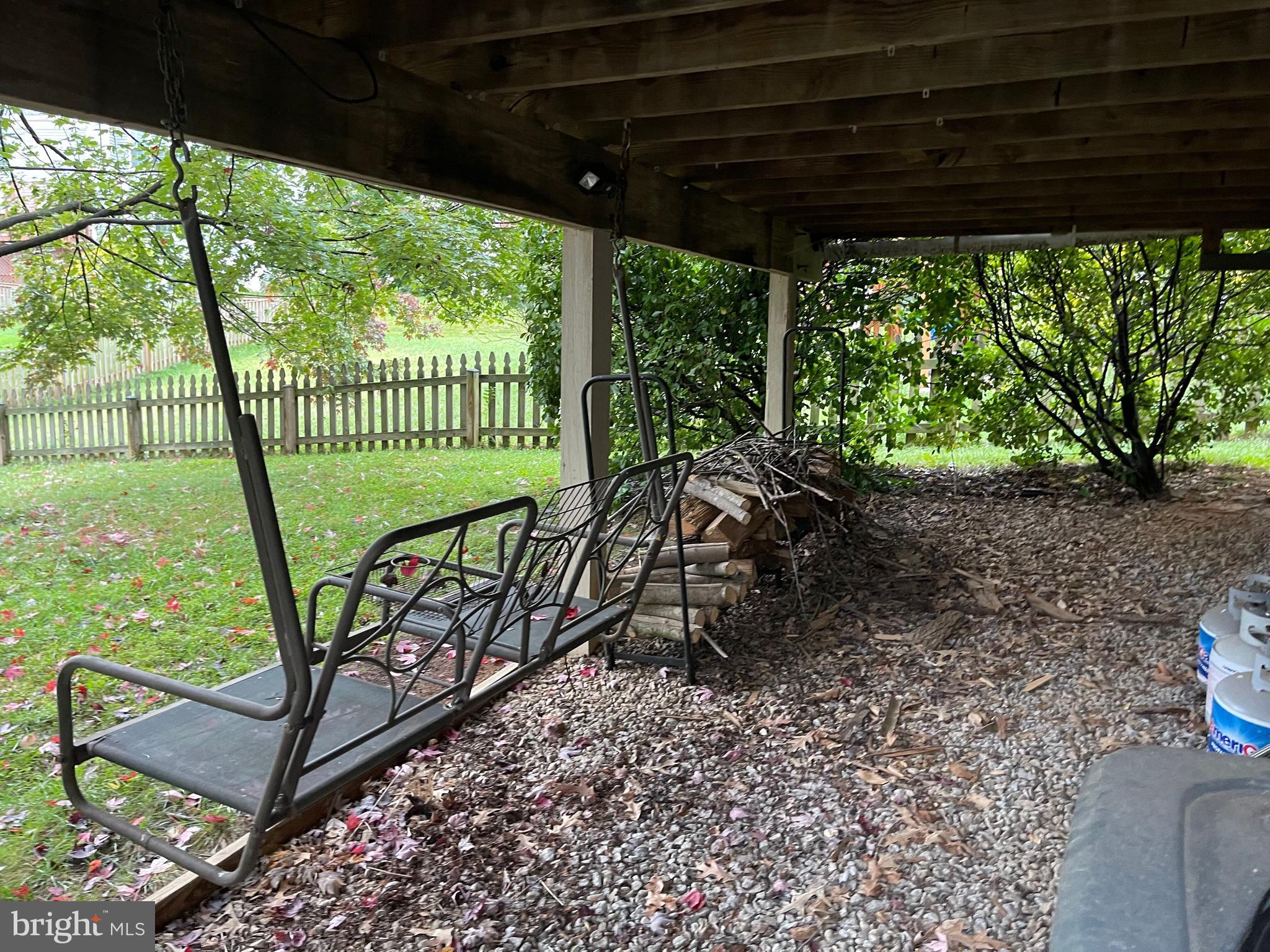 TWIN OAKS FARM - Residential Lease