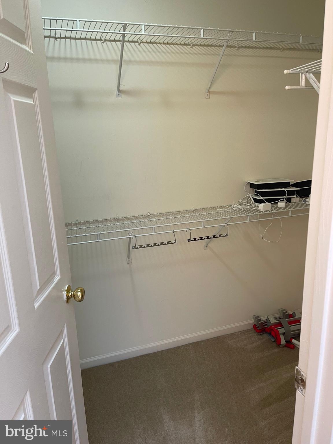 TWIN OAKS FARM - Residential Lease