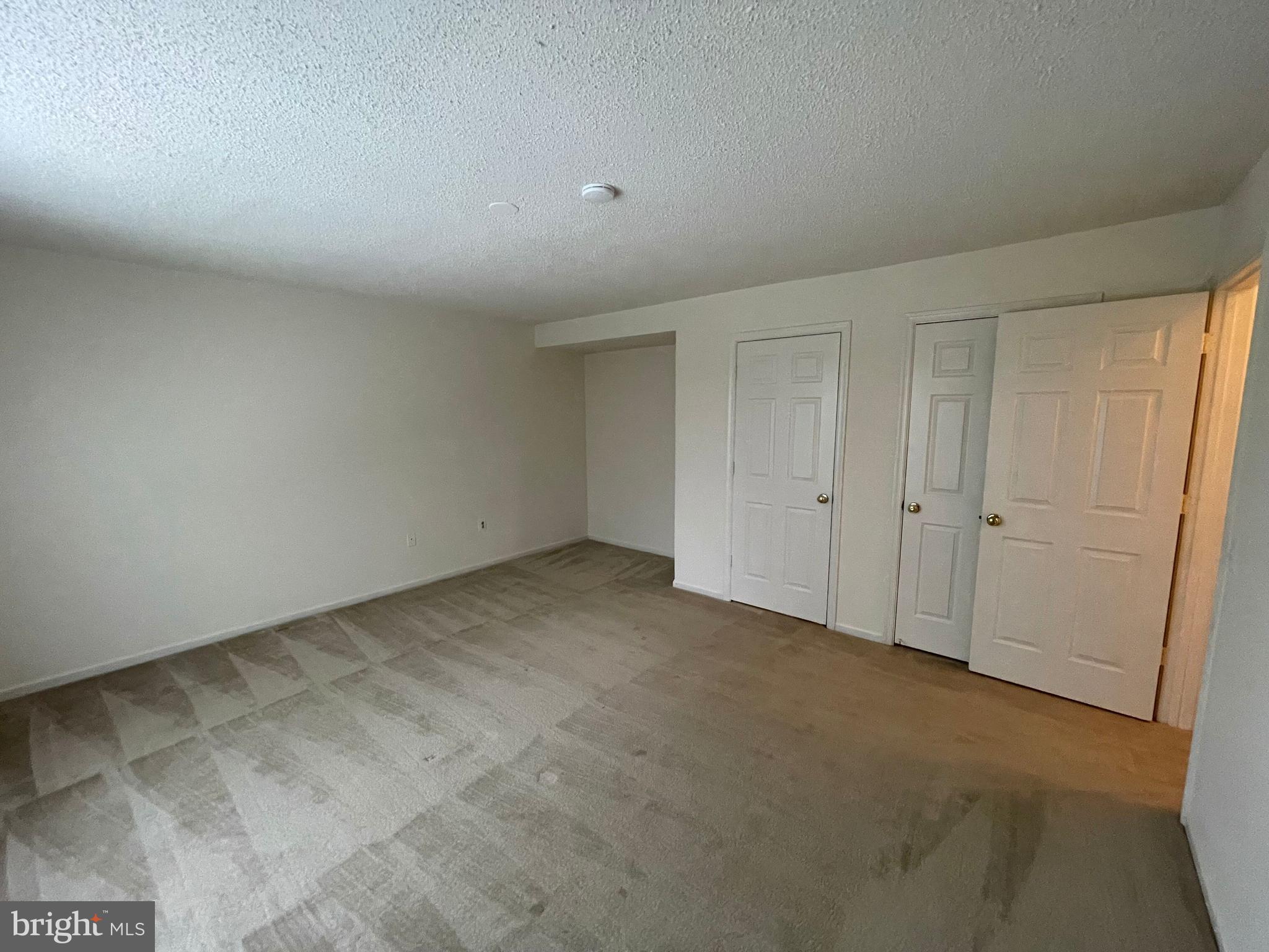 TWIN OAKS FARM - Residential Lease