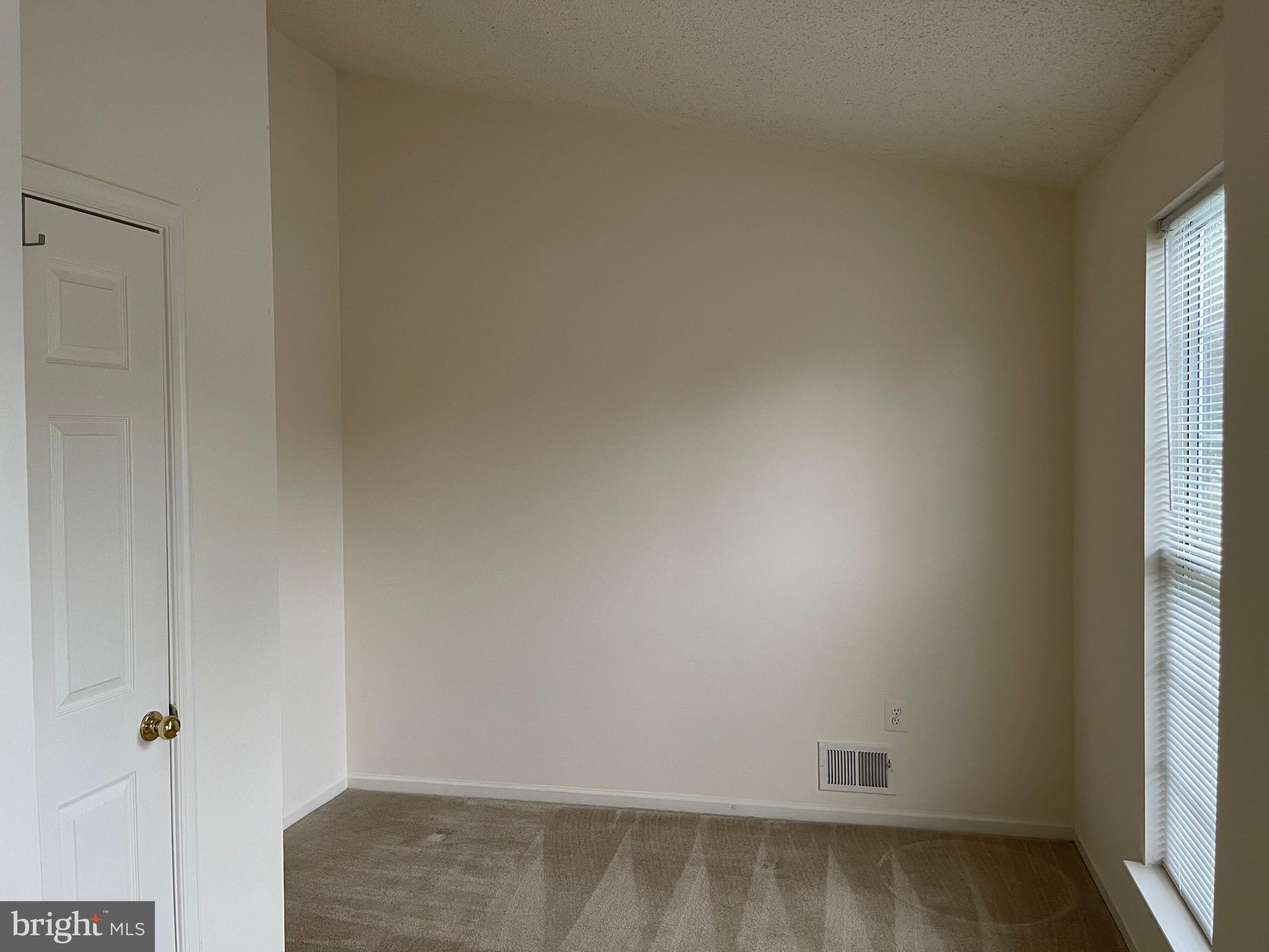 TWIN OAKS FARM - Residential Lease