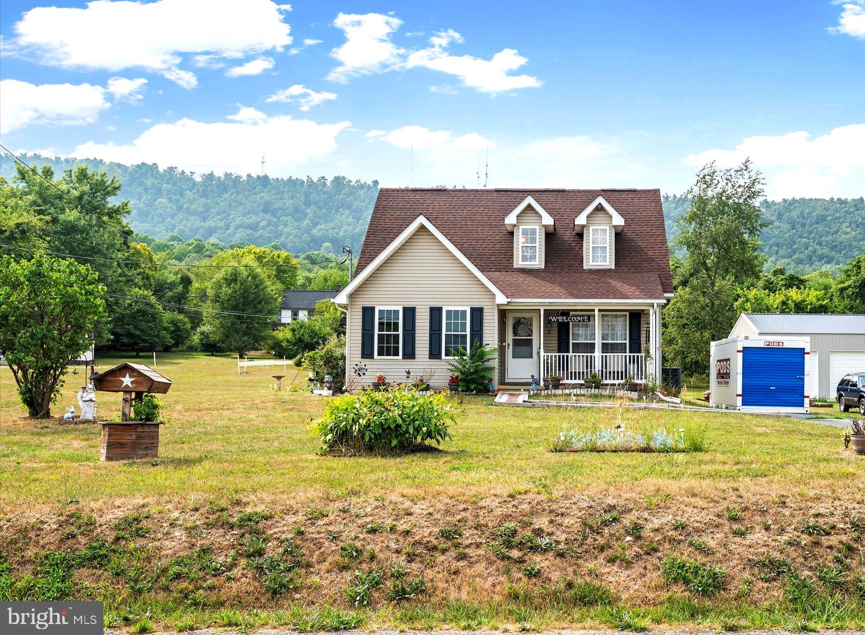 LAURA BAILEY - Residential