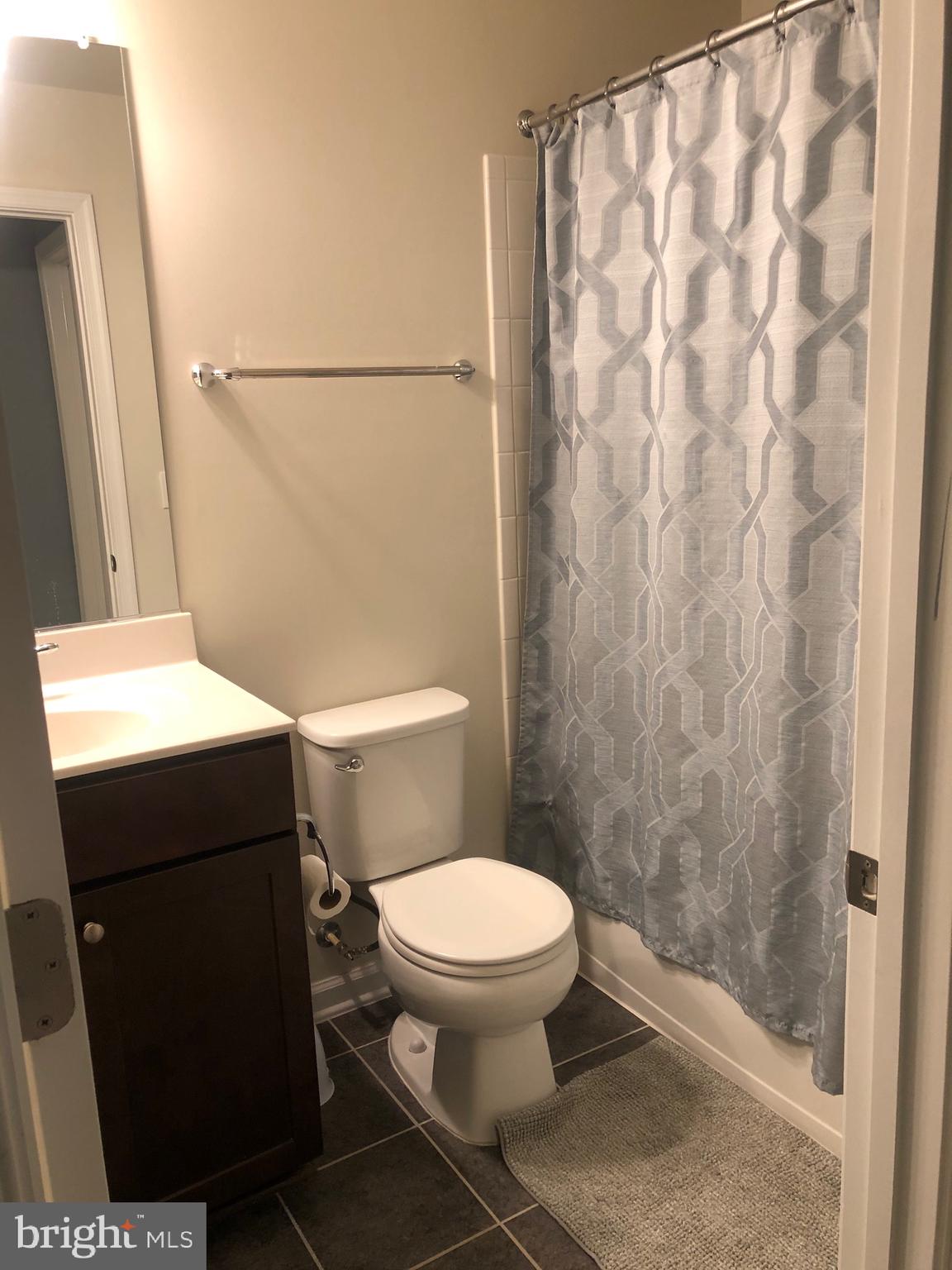 JEFFERSON JUNCTION - Residential Lease