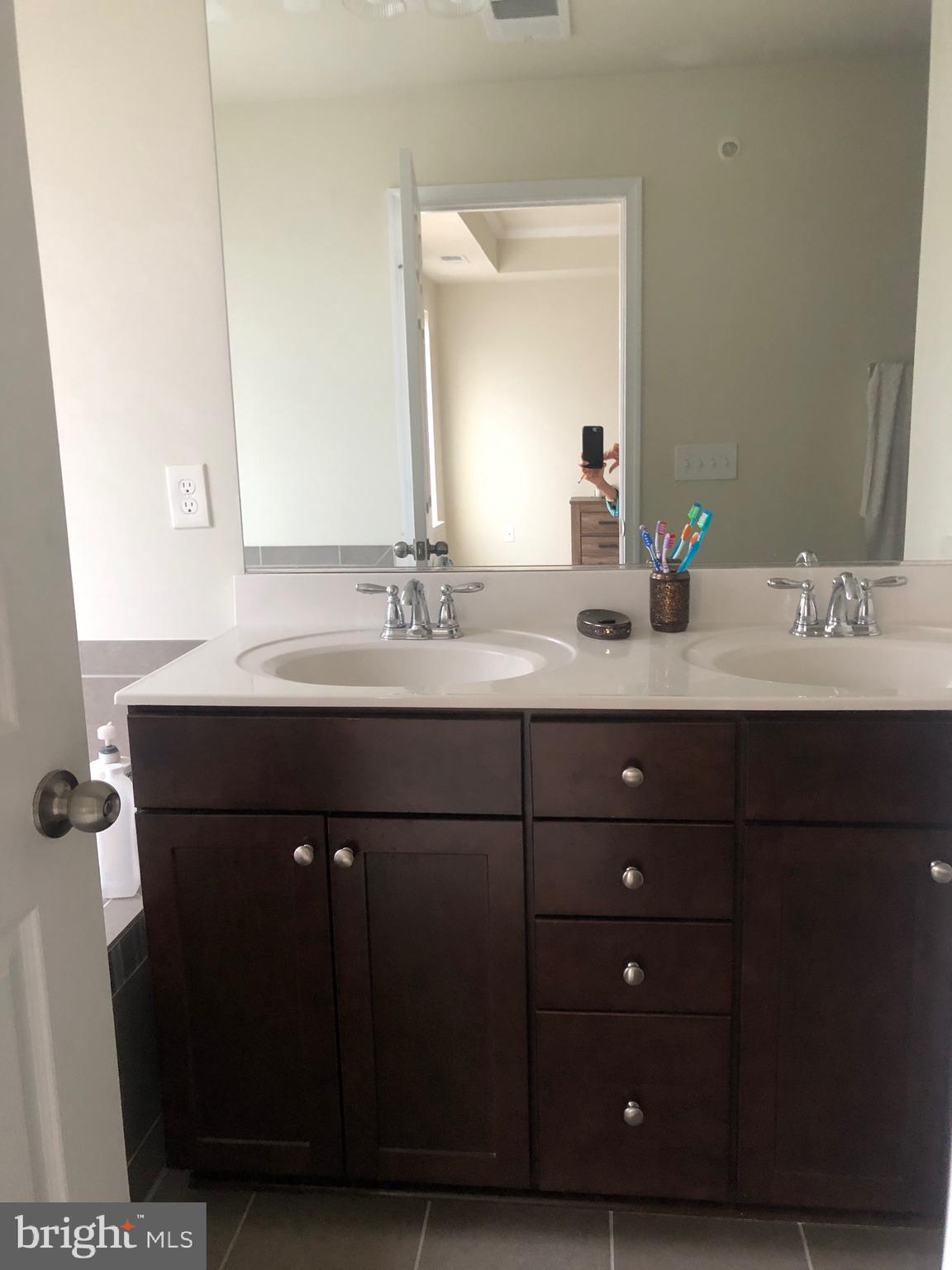 JEFFERSON JUNCTION - Residential Lease