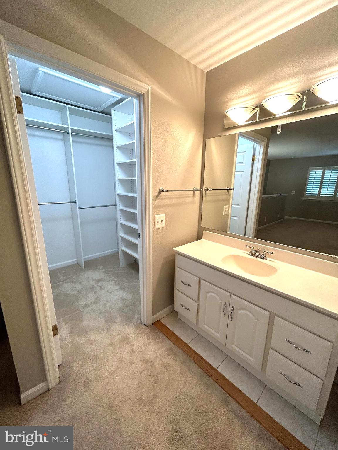 THE GABLES ON TUCKERMAN - Residential