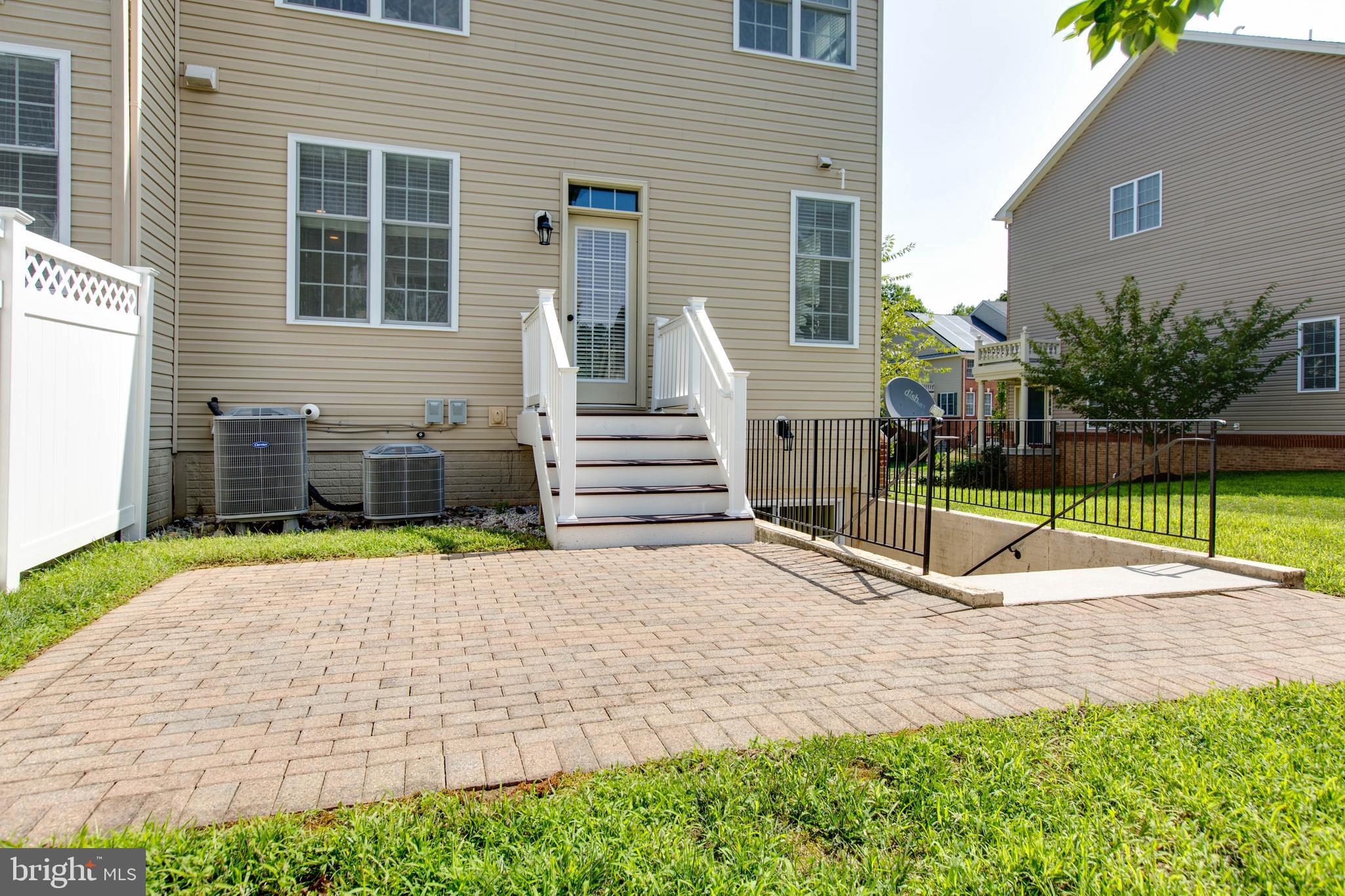 MIKLASZ PROPERTY - Residential