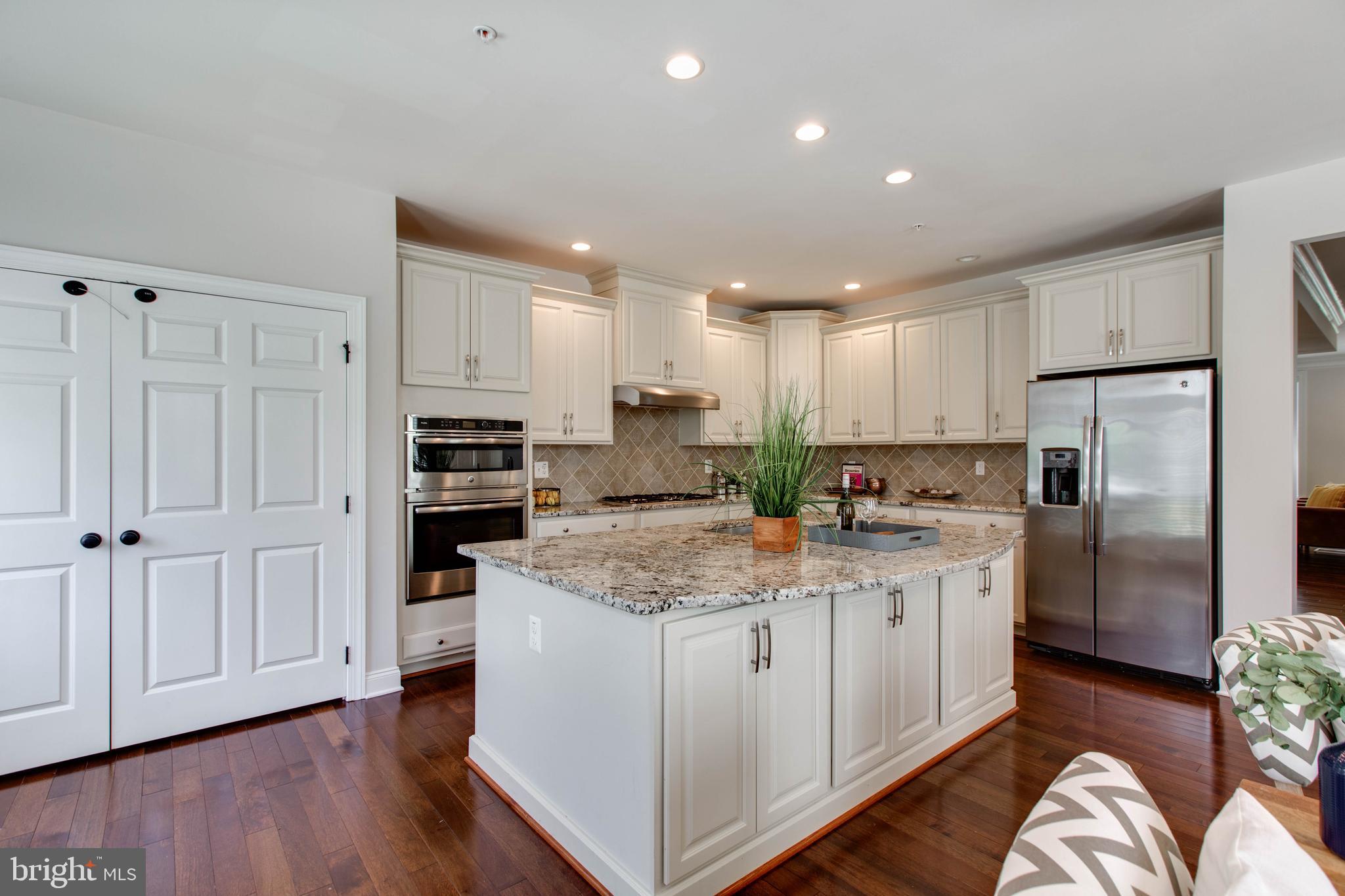 MIKLASZ PROPERTY - Residential