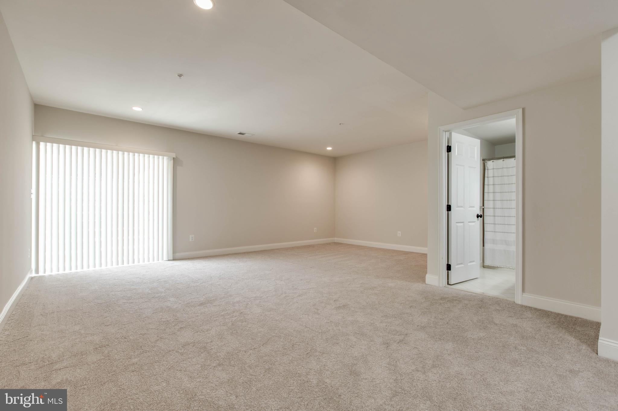 MIKLASZ PROPERTY - Residential